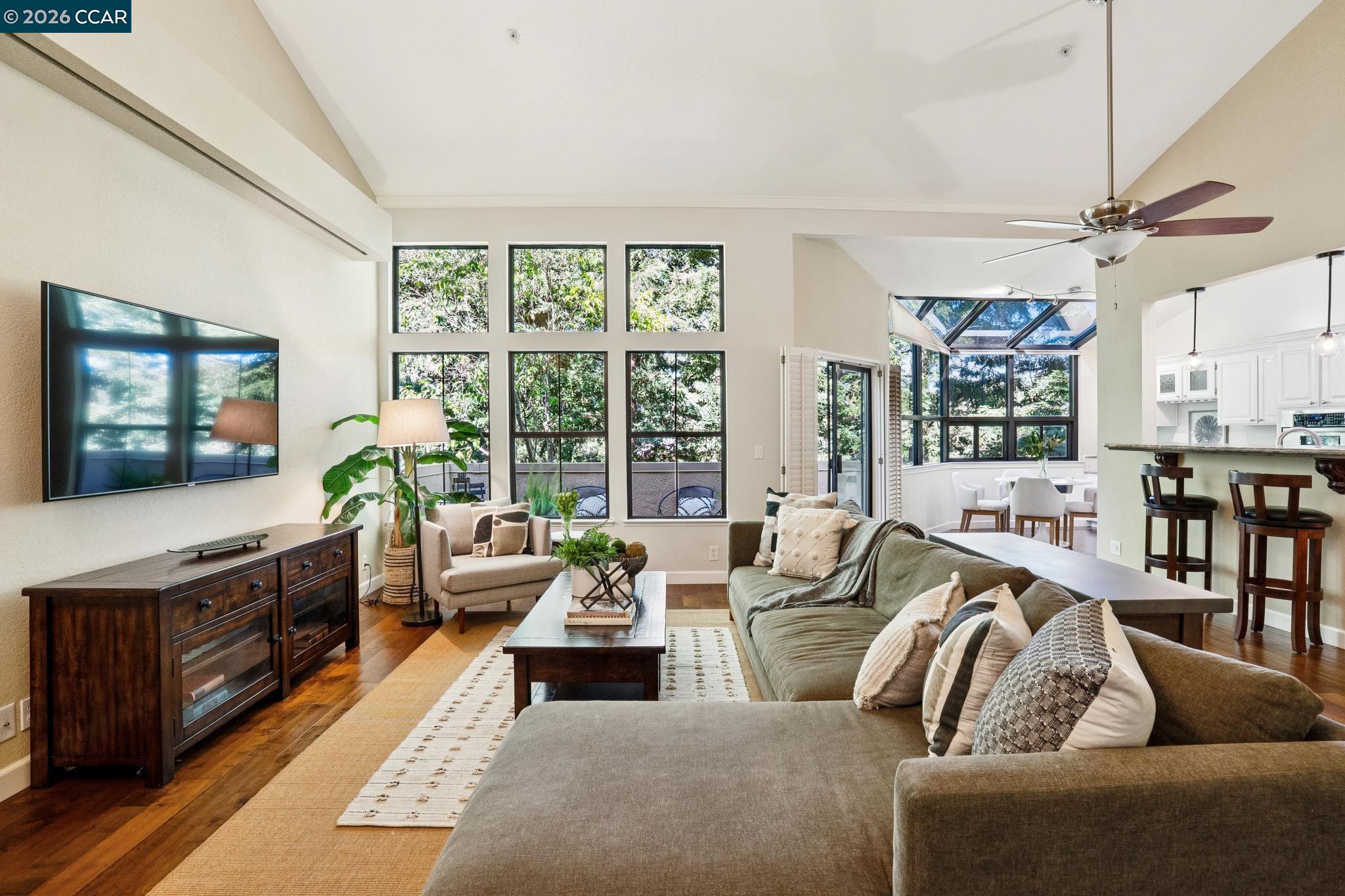 Detail Gallery Image 9 of 26 For 3279 Mt Diablo Ct #20,  Lafayette,  CA 94549 - 2 Beds | 2/1 Baths