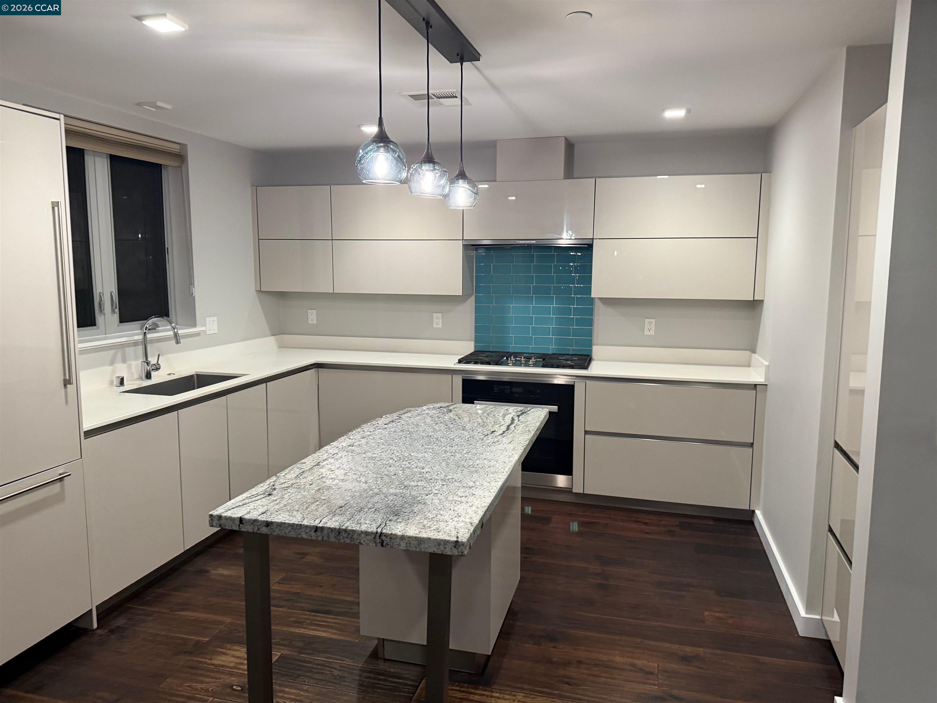 Photo #1: 41125452 Listing: Photo #1