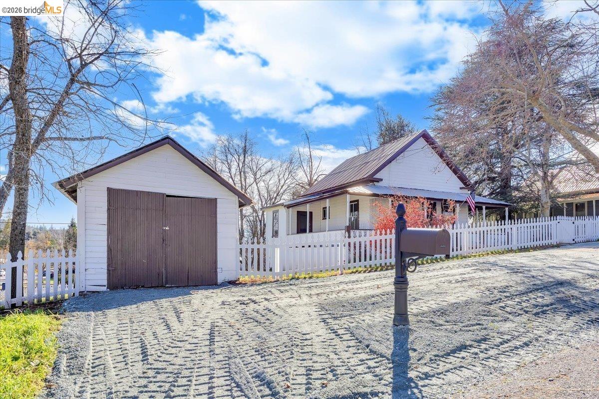 Detail Gallery Image 12 of 58 For 18433 Gardner Ave, Tuolumne,  CA 95379 - 2 Beds | 1 Baths