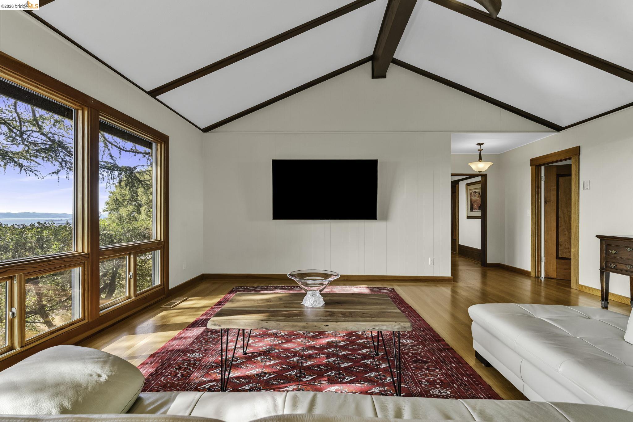 Detail Gallery Image 13 of 60 For 641 Alvarado Rd, Berkeley,  CA 94705 - 5 Beds | 3/1 Baths