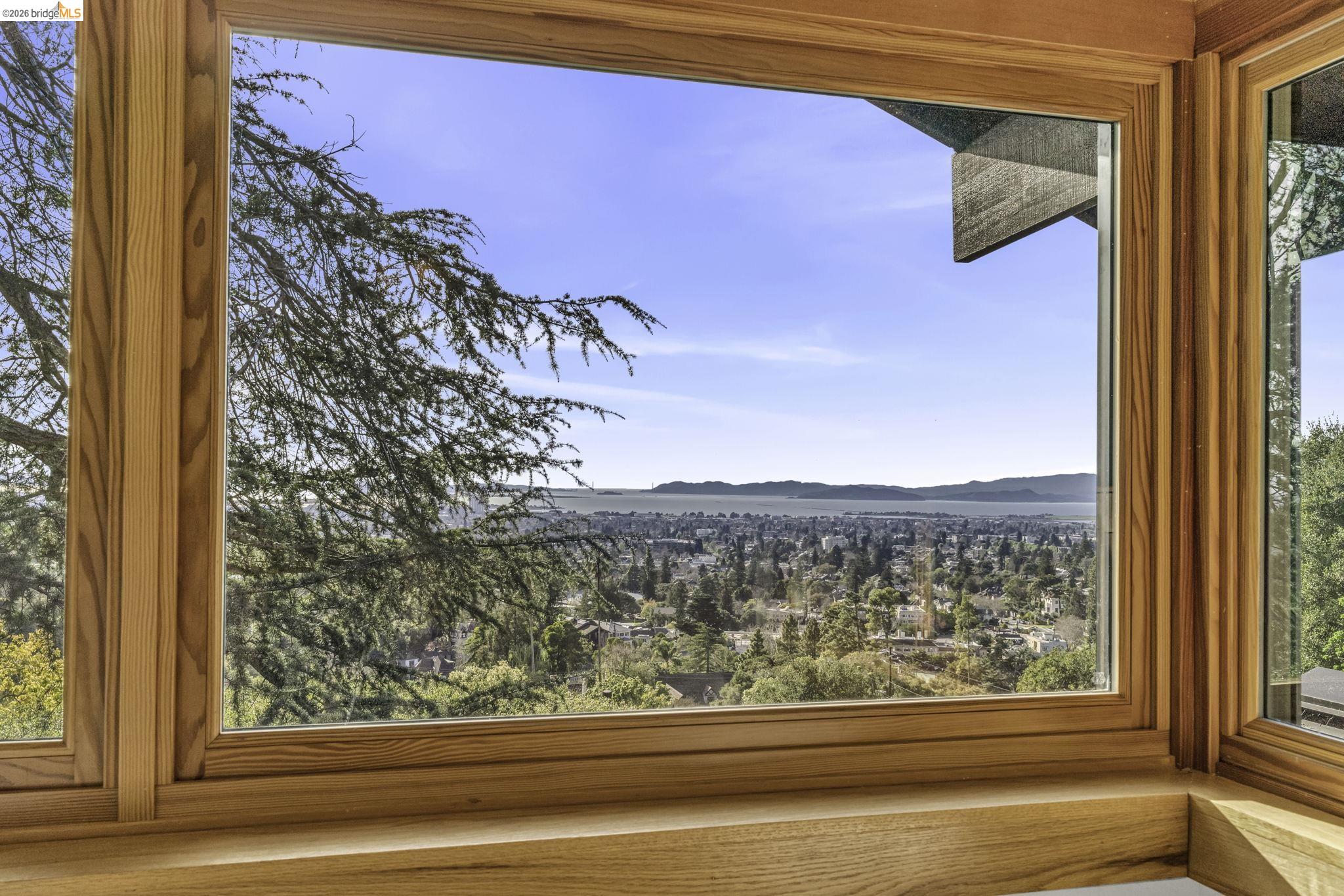 Detail Gallery Image 24 of 60 For 641 Alvarado Rd, Berkeley,  CA 94705 - 5 Beds | 3/1 Baths