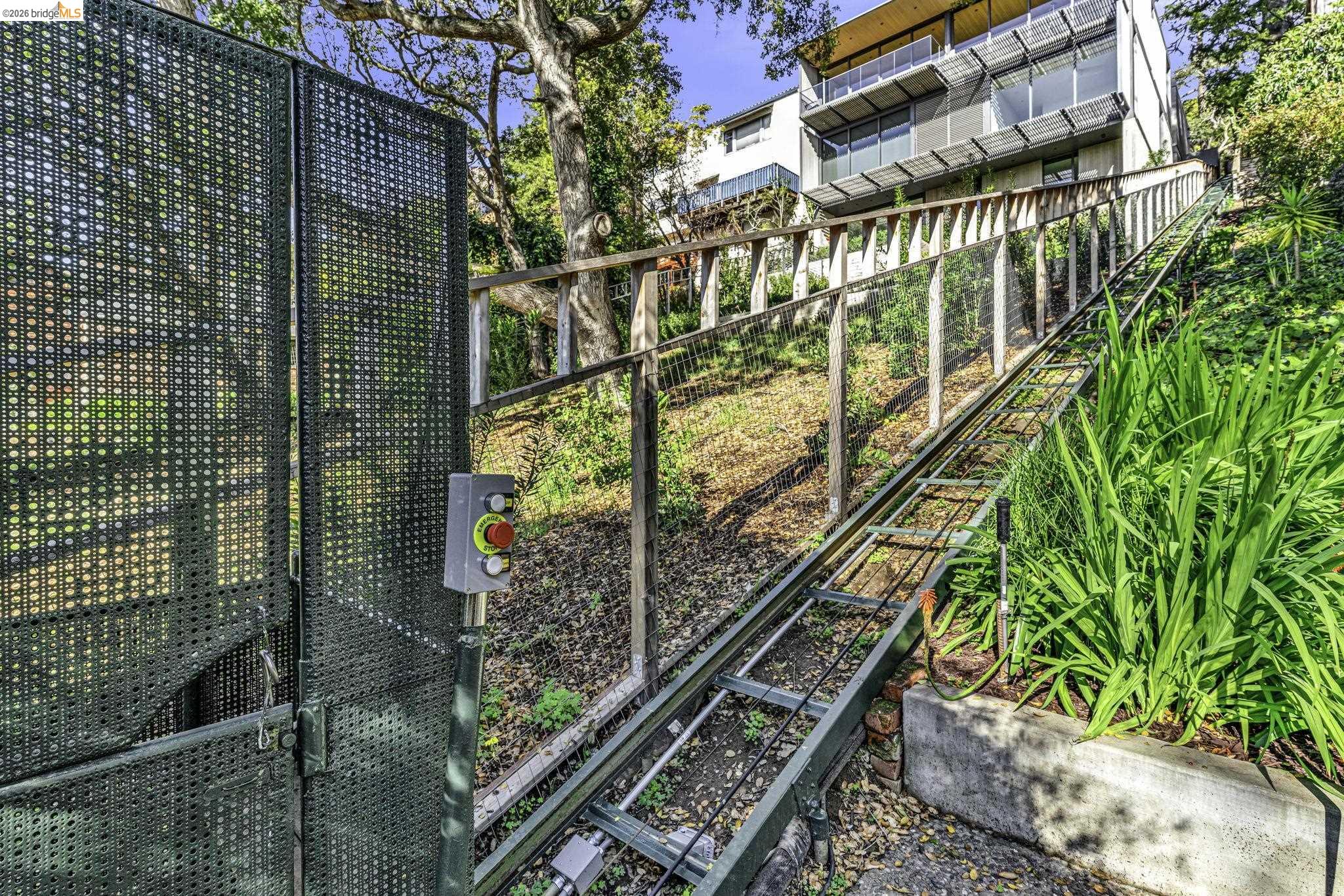 Detail Gallery Image 56 of 60 For 641 Alvarado Rd, Berkeley,  CA 94705 - 5 Beds | 3/1 Baths