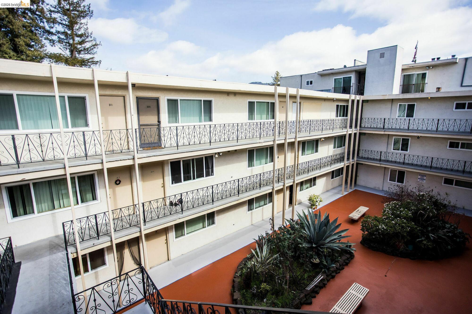 3525 Dimond, Oakland, CA, 94602