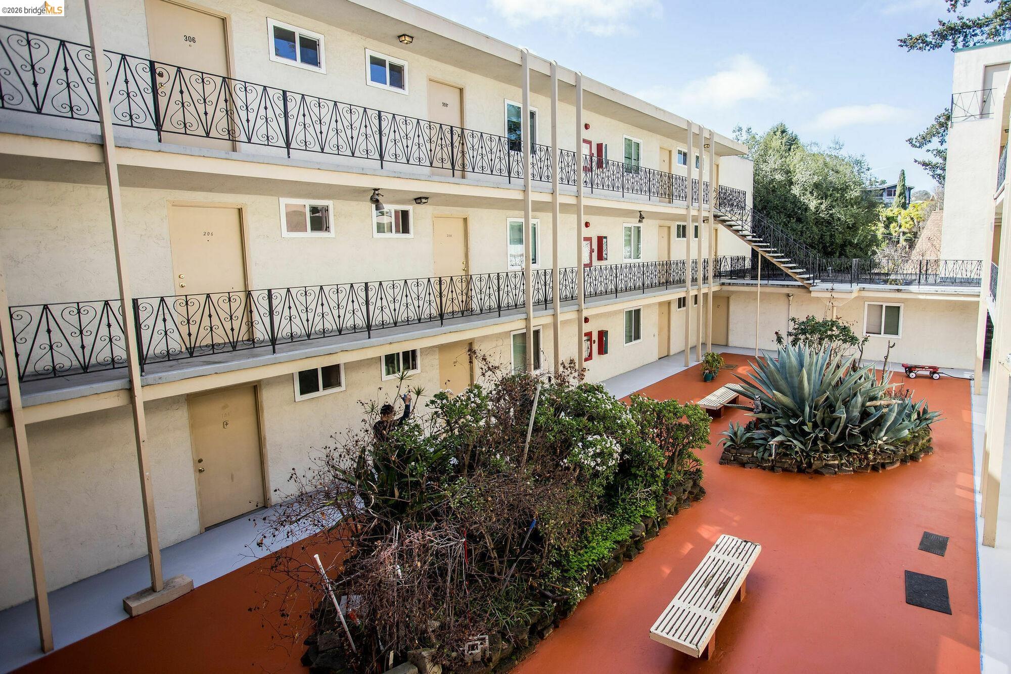 3525 Dimond, Oakland, CA, 94602