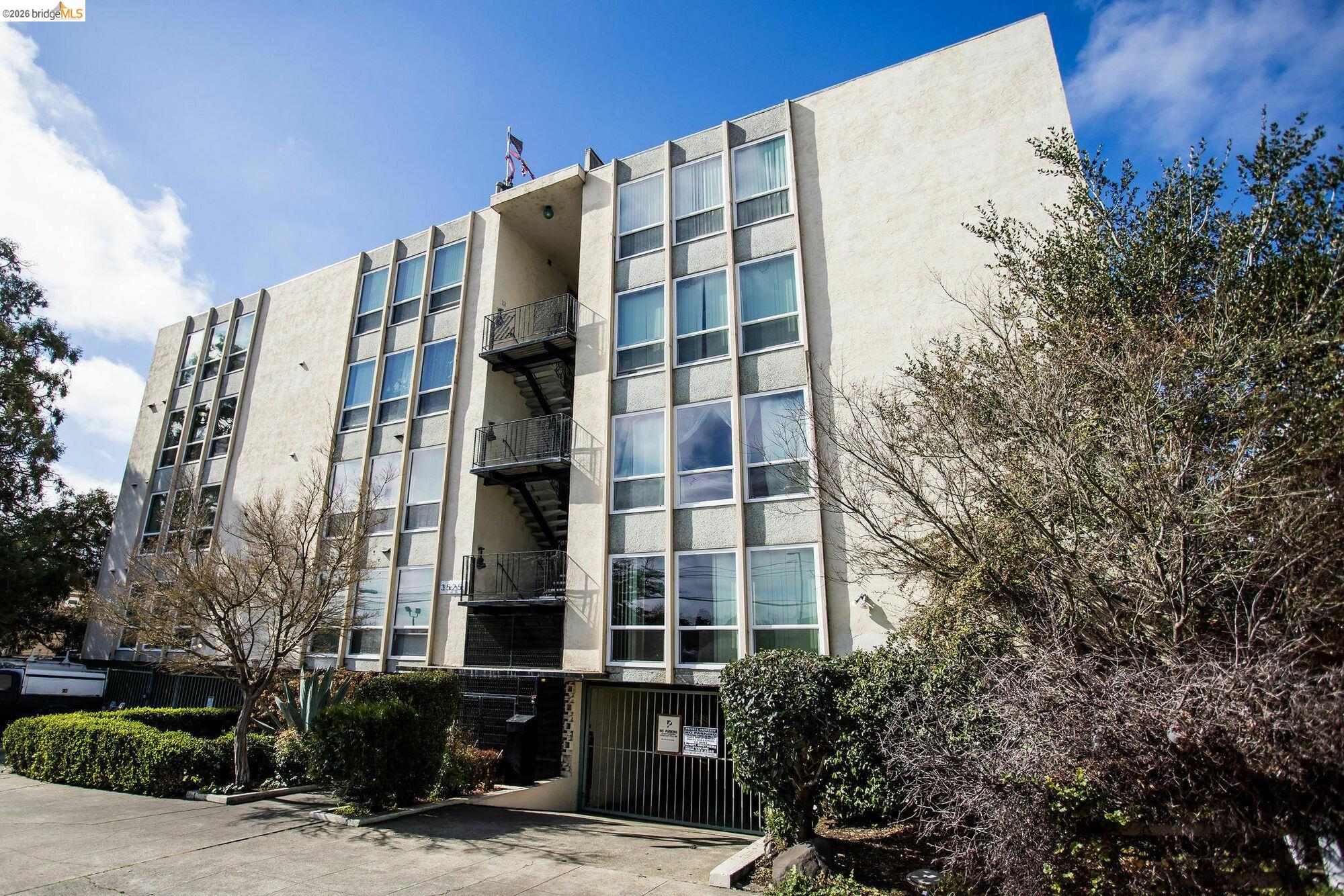 3525 Dimond, Oakland, CA, 94602