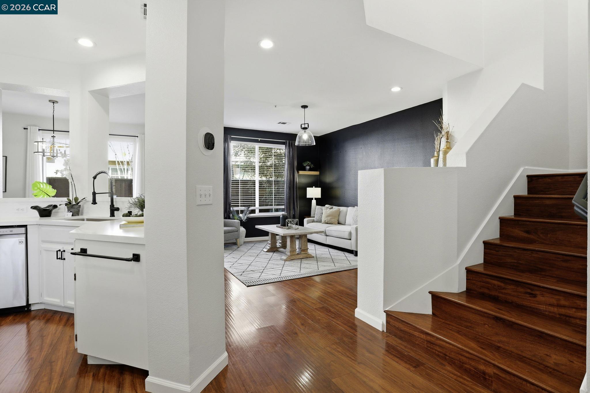 Photo #5: 41125458 Listing: Photo #5