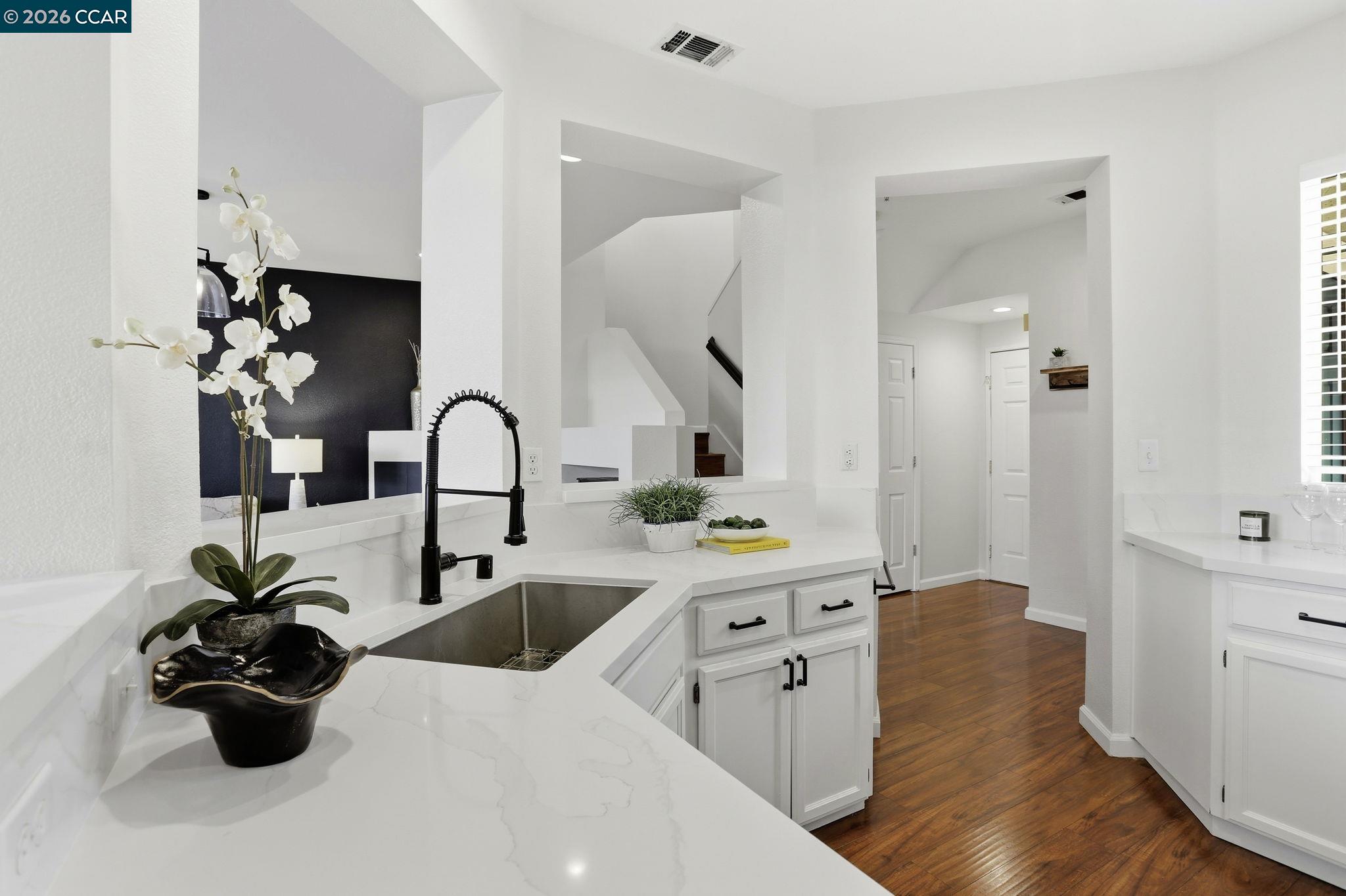 Photo #9: 41125458 Listing: Photo #9