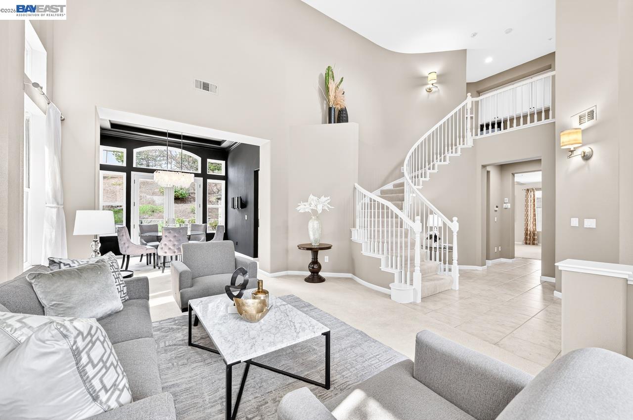 Detail Gallery Image 17 of 52 For 752 Troun Way, Livermore,  CA 94551 - 5 Beds | 3/1 Baths