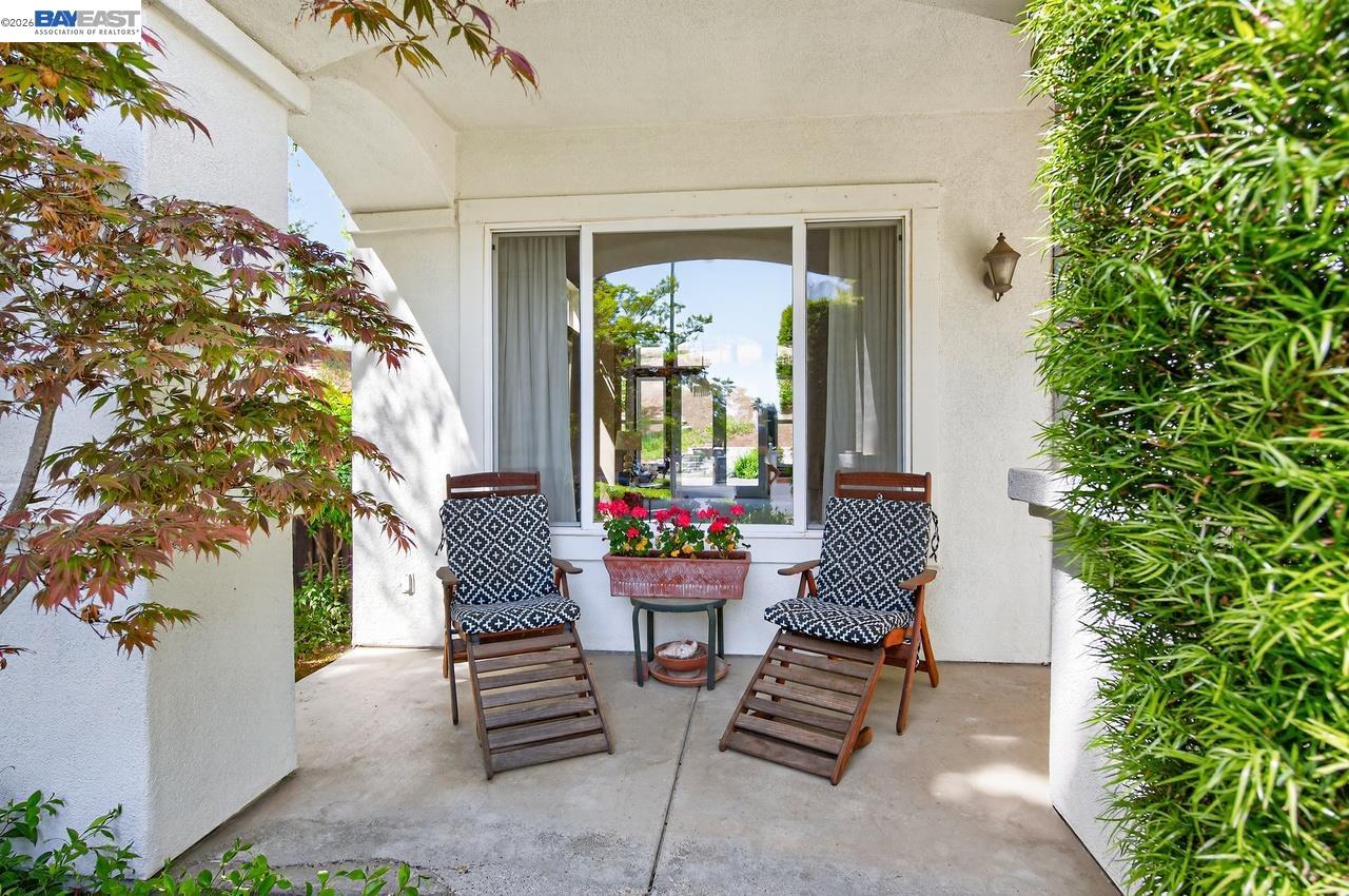 Detail Gallery Image 3 of 45 For 752 Troun Way, Livermore,  CA 94551 - 5 Beds | 3/1 Baths