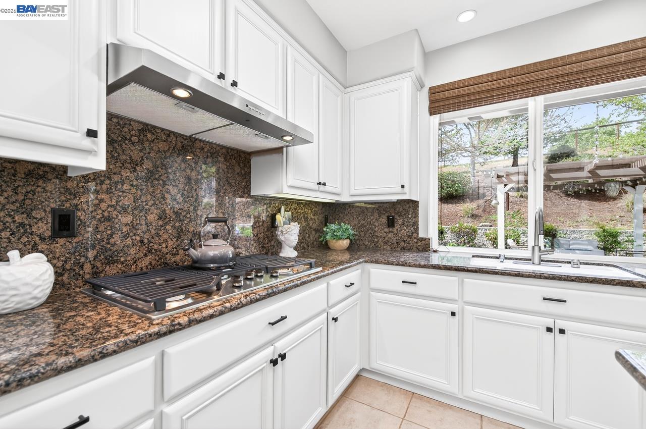 Detail Gallery Image 23 of 45 For 752 Troun Way, Livermore,  CA 94551 - 5 Beds | 3/1 Baths