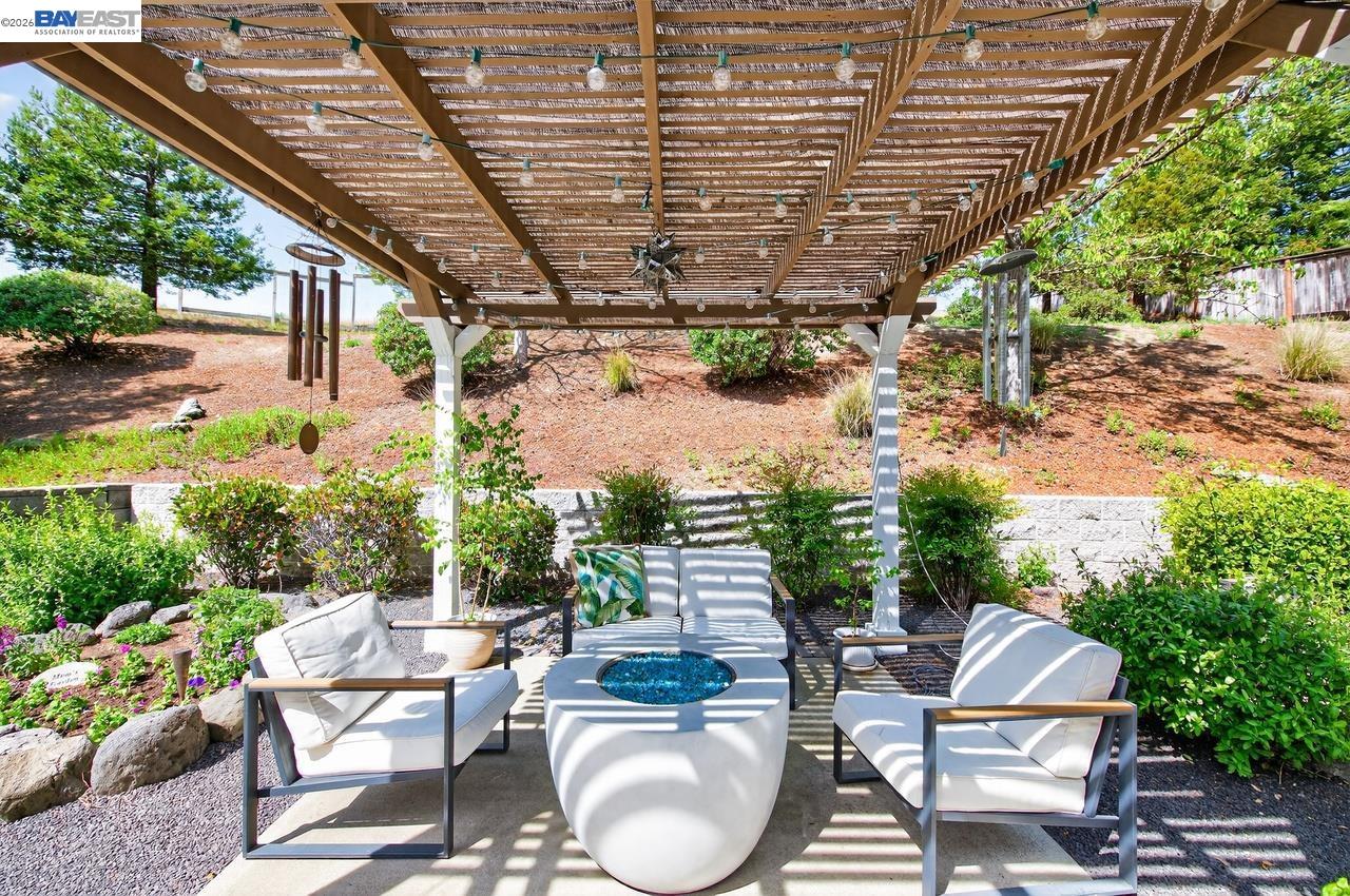 Detail Gallery Image 43 of 52 For 752 Troun Way, Livermore,  CA 94551 - 5 Beds | 3/1 Baths