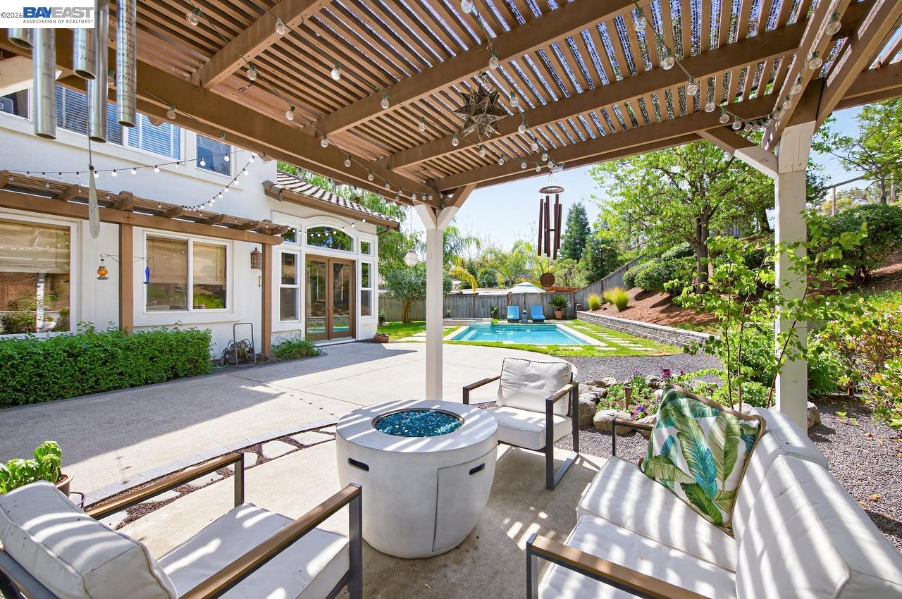 Detail Gallery Image 9 of 45 For 752 Troun Way, Livermore,  CA 94551 - 5 Beds | 3/1 Baths