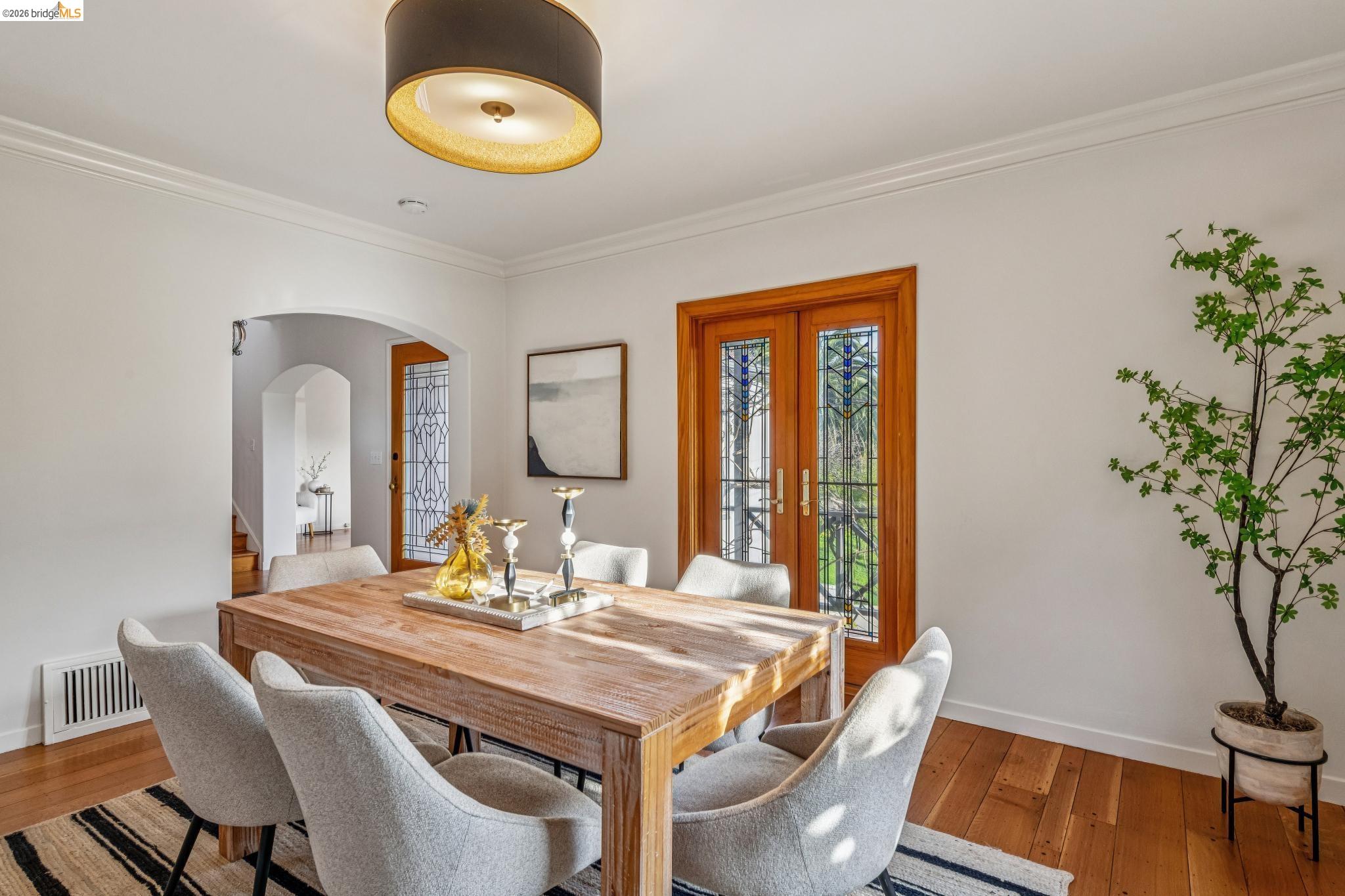 Detail Gallery Image 11 of 34 For 11 Parkside Dr, Piedmont,  CA 94611 - 3 Beds | 2 Baths