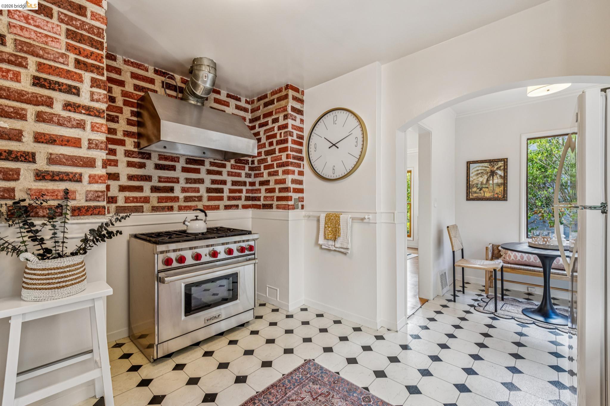 Detail Gallery Image 15 of 34 For 11 Parkside Dr, Piedmont,  CA 94611 - 3 Beds | 2 Baths