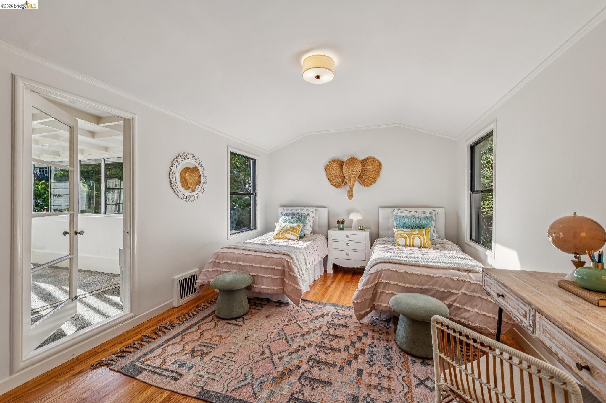 Detail Gallery Image 23 of 34 For 11 Parkside Dr, Piedmont,  CA 94611 - 3 Beds | 2 Baths