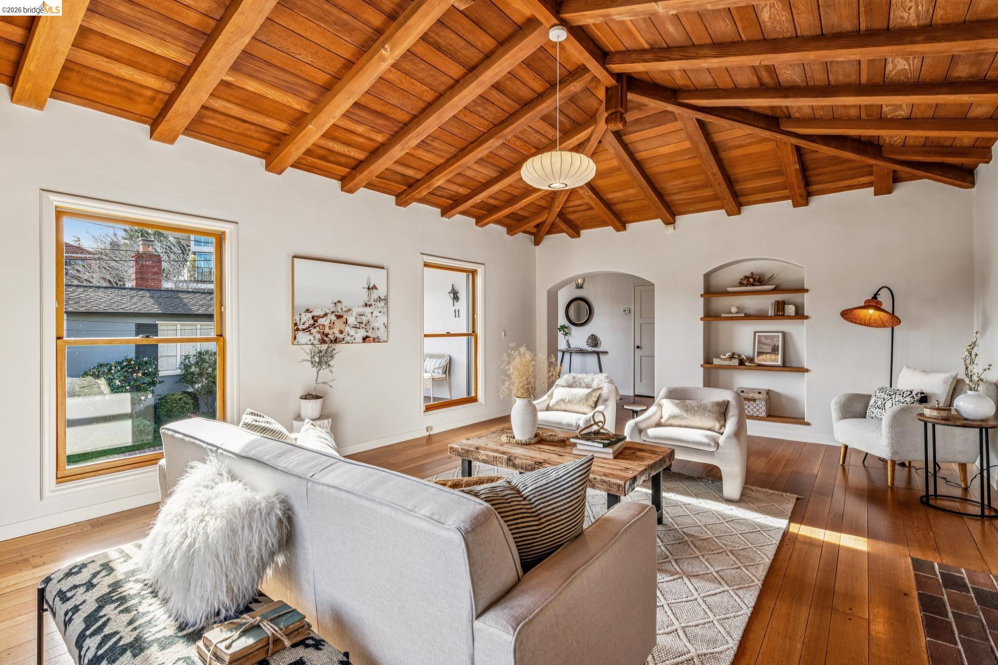 Detail Gallery Image 6 of 34 For 11 Parkside Dr, Piedmont,  CA 94611 - 3 Beds | 2 Baths