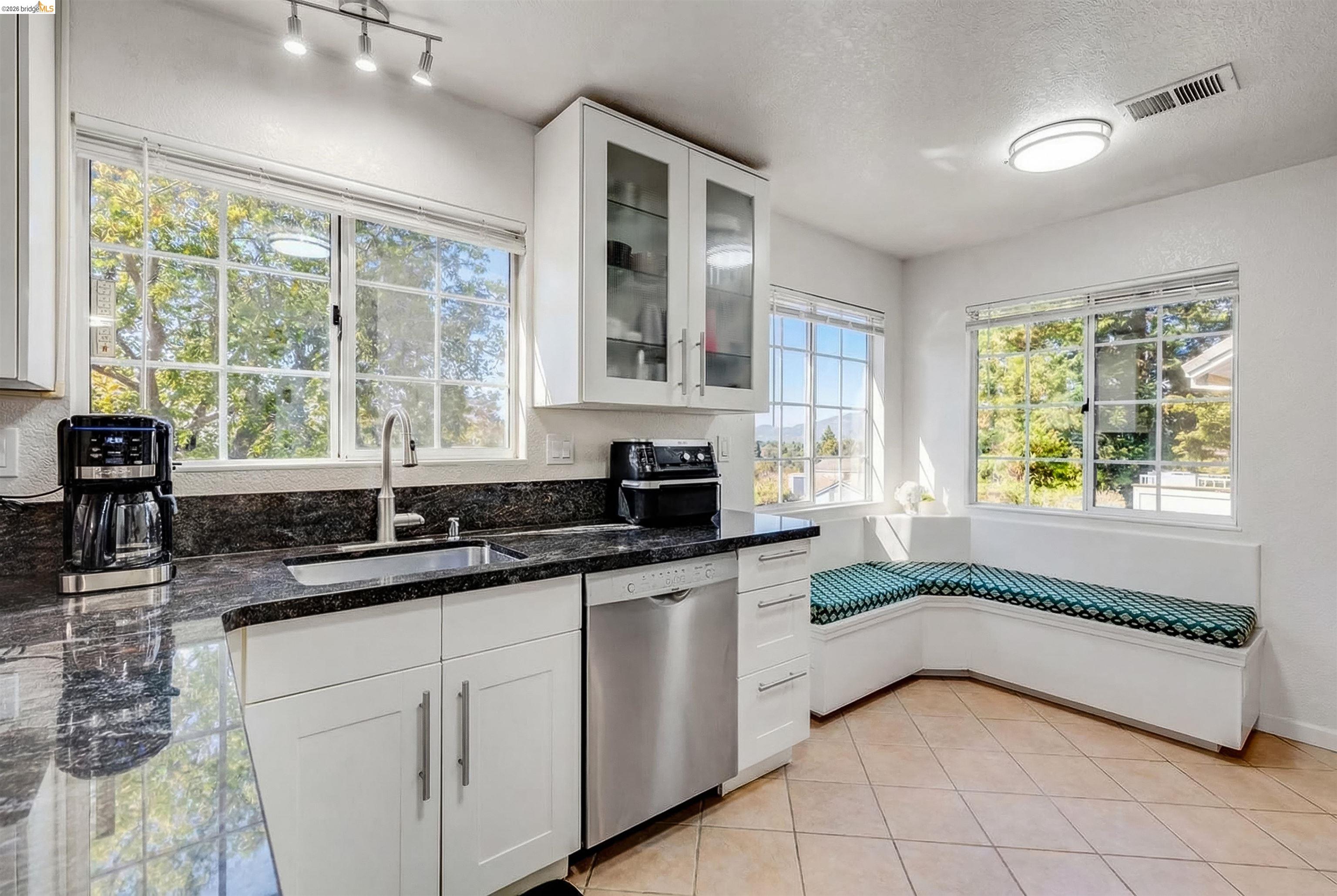 Photo #16: 41125465 Listing: Photo #16