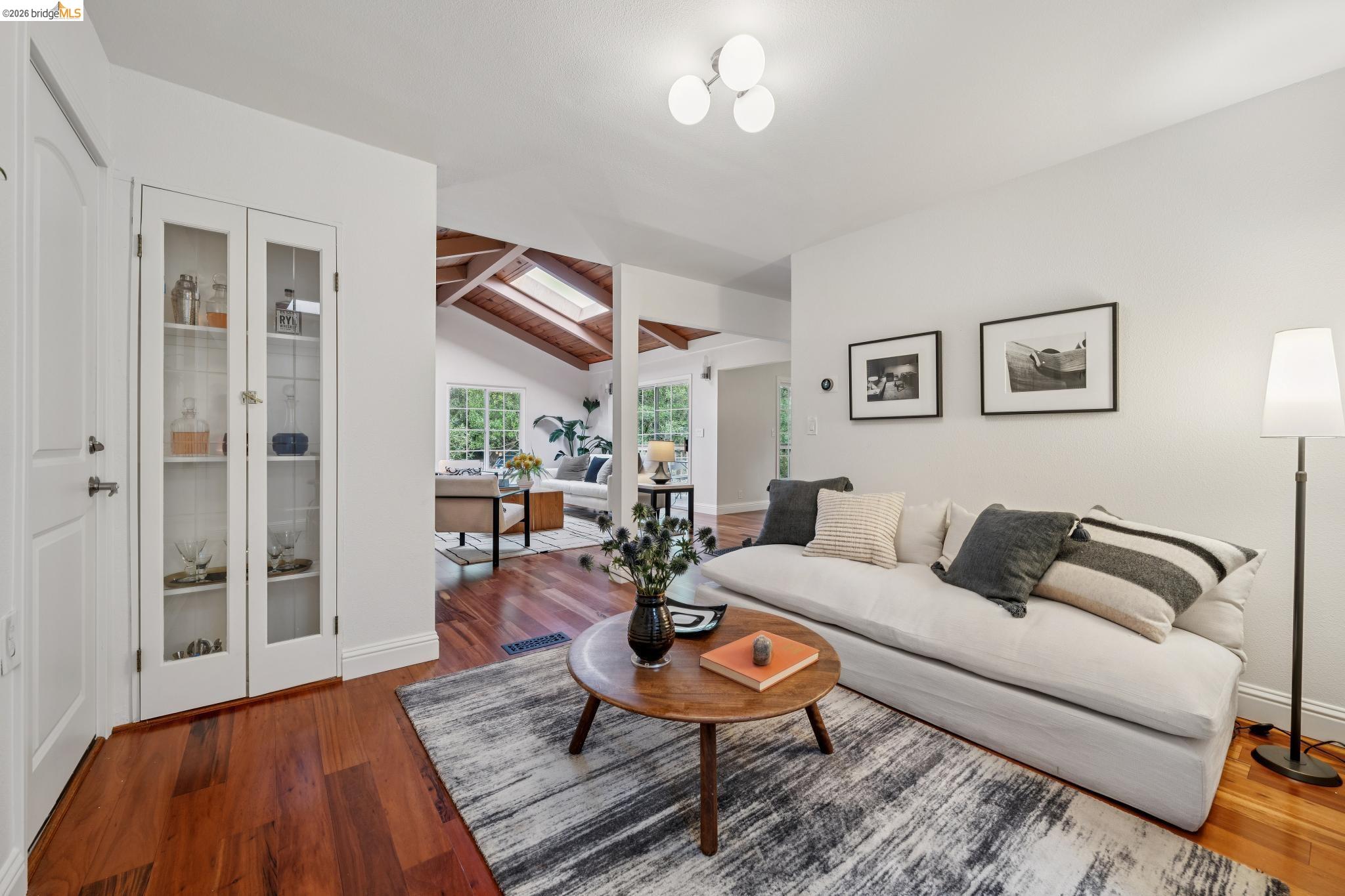 Detail Gallery Image 16 of 46 For 6785 Aitken Dr, Oakland,  CA 94611 - 4 Beds | 3 Baths