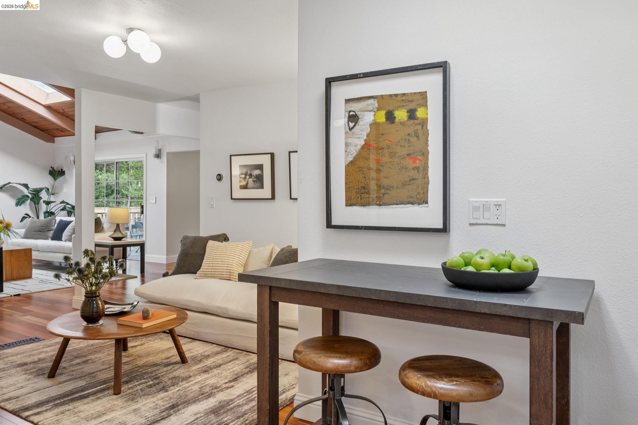 Detail Gallery Image 17 of 46 For 6785 Aitken Dr, Oakland,  CA 94611 - 4 Beds | 3 Baths