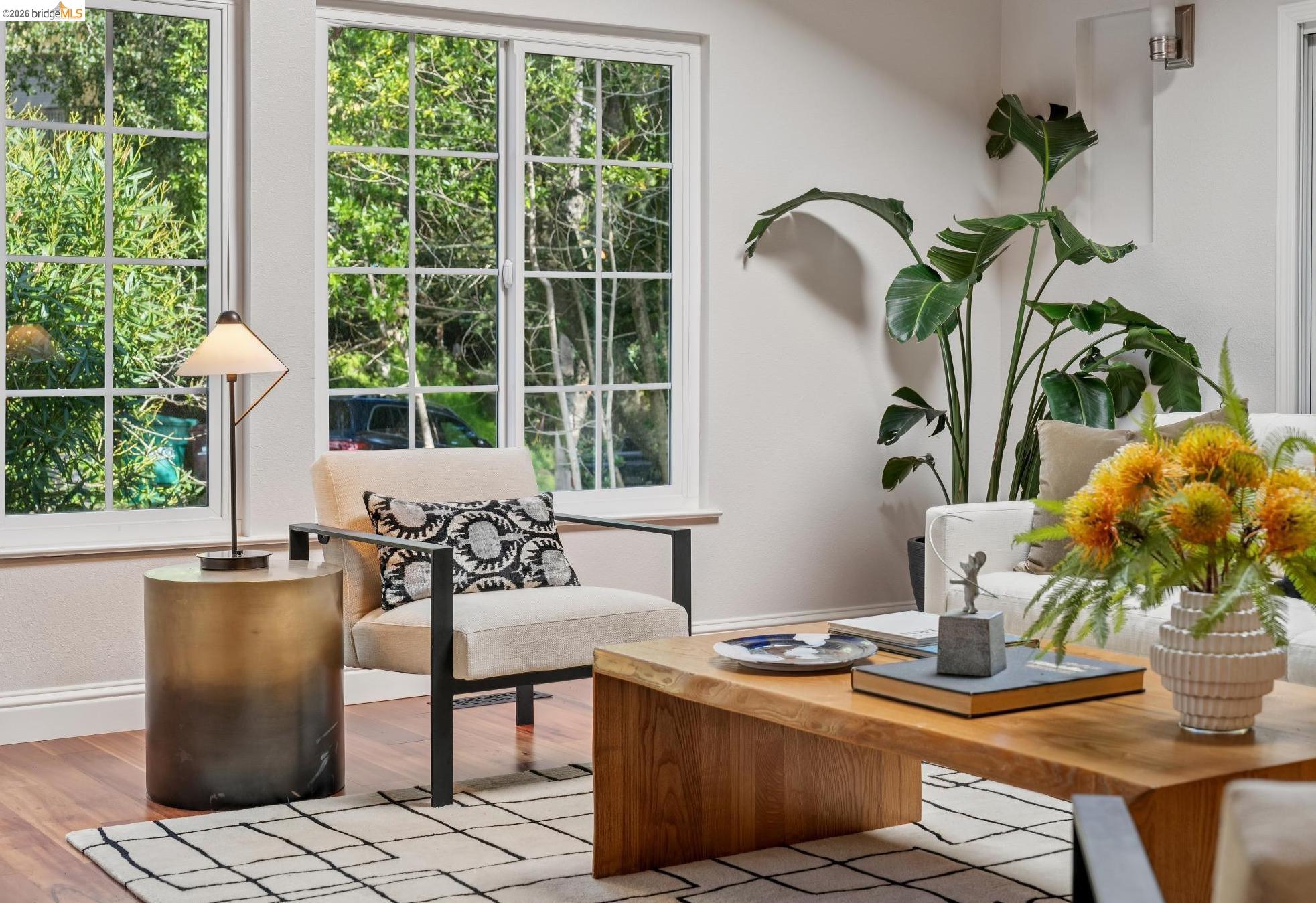 Detail Gallery Image 8 of 46 For 6785 Aitken Dr, Oakland,  CA 94611 - 4 Beds | 3 Baths