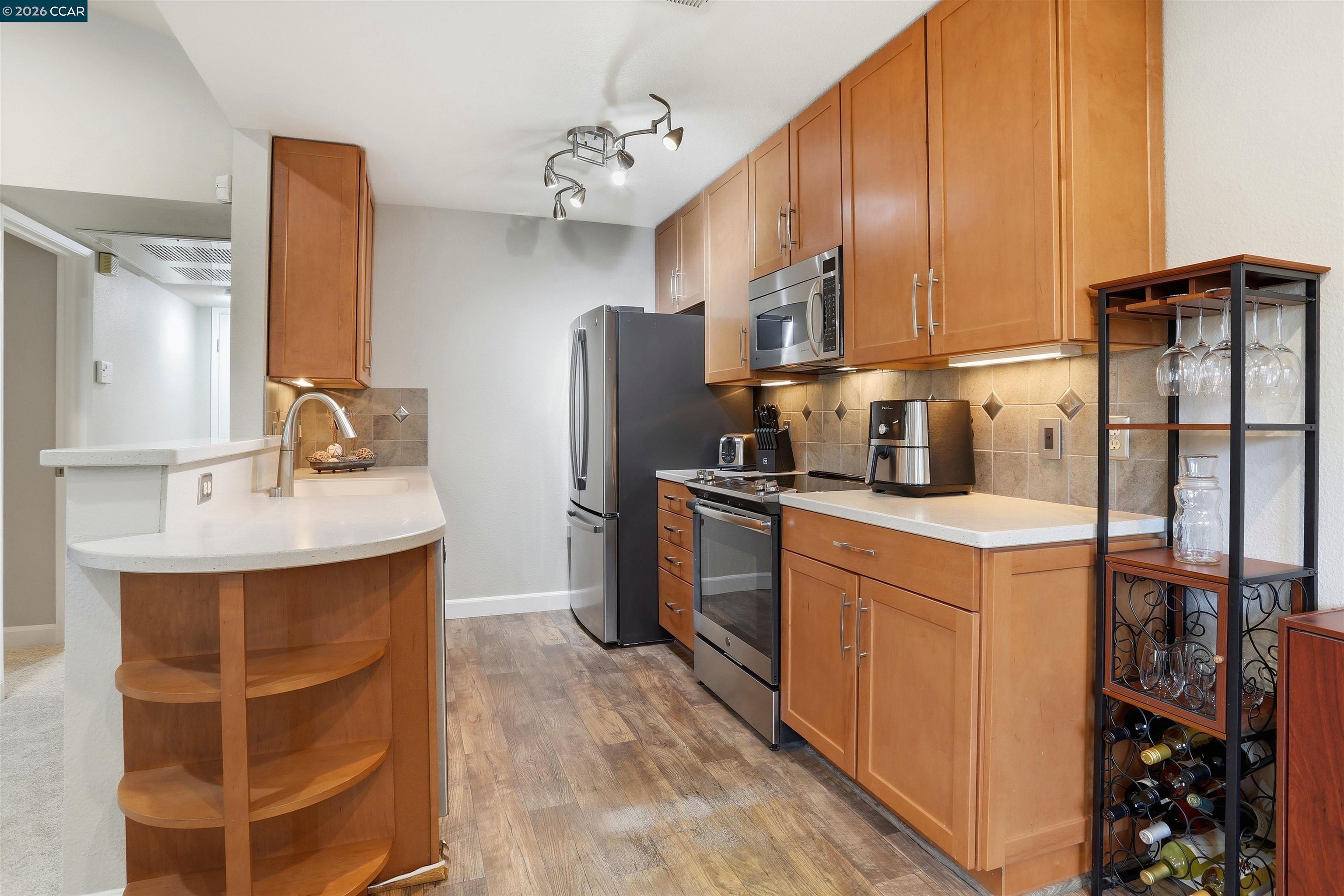 Photo #1: 41125468 Listing: Photo #1