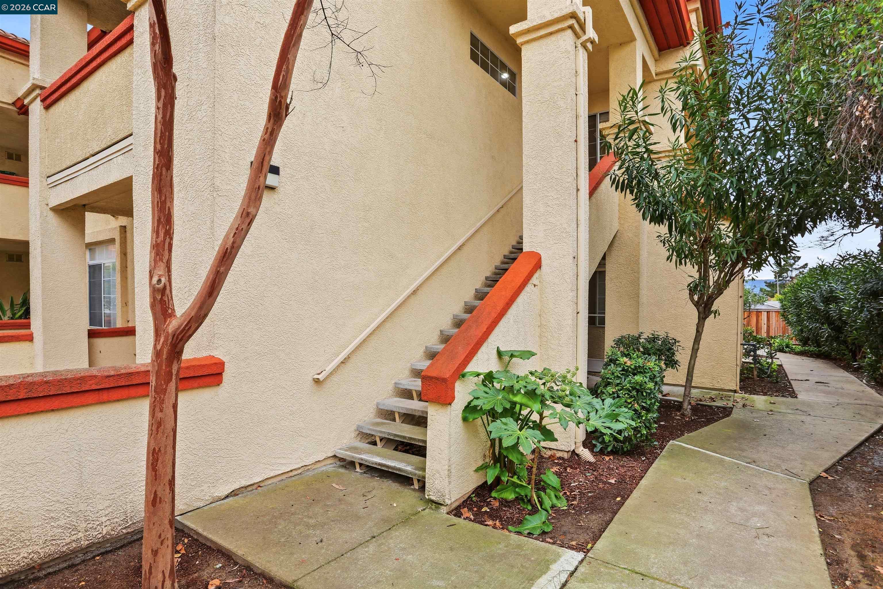 Photo #2: 41125468 Listing: Photo #2