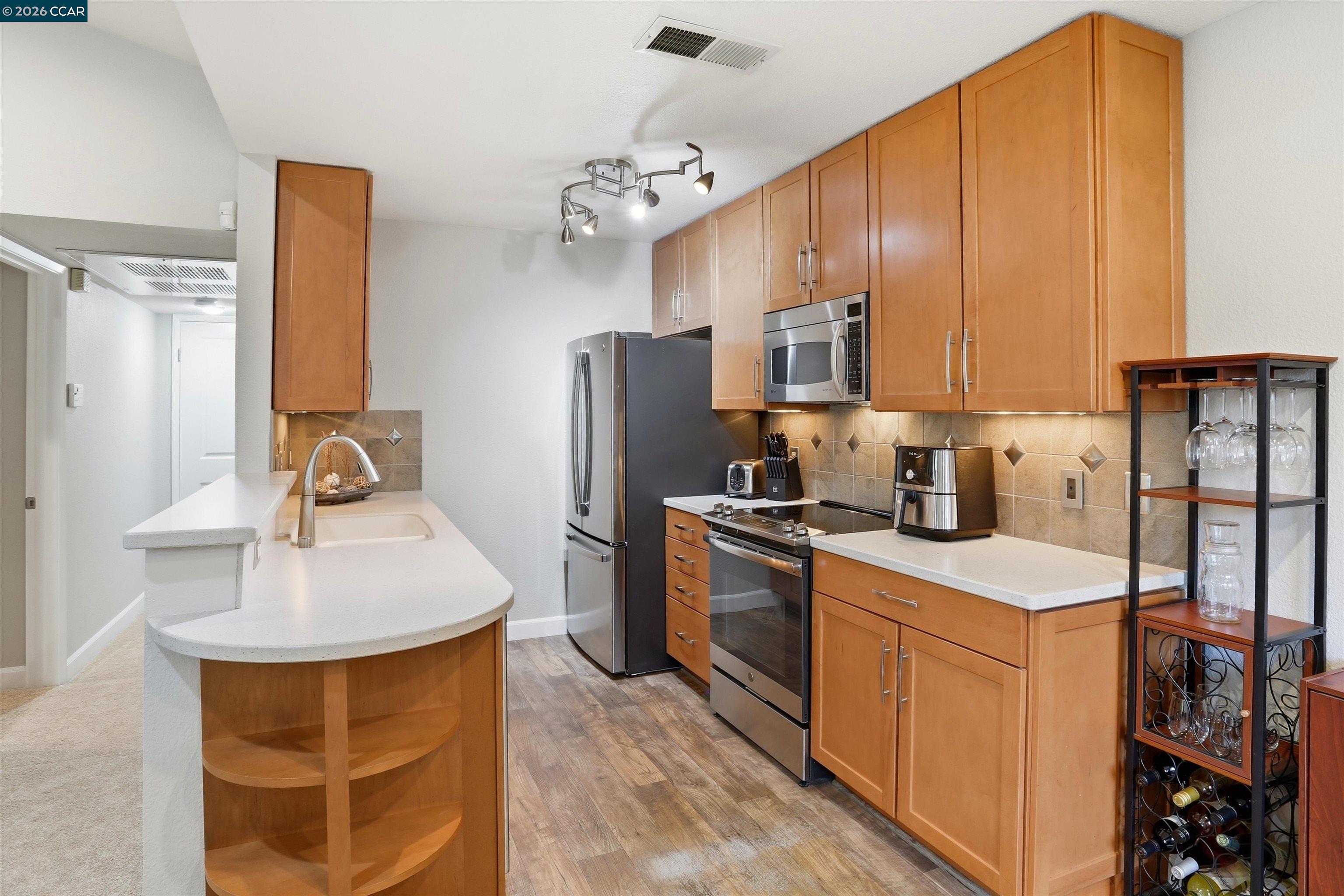 Photo #12: 41125468 Listing: Photo #12