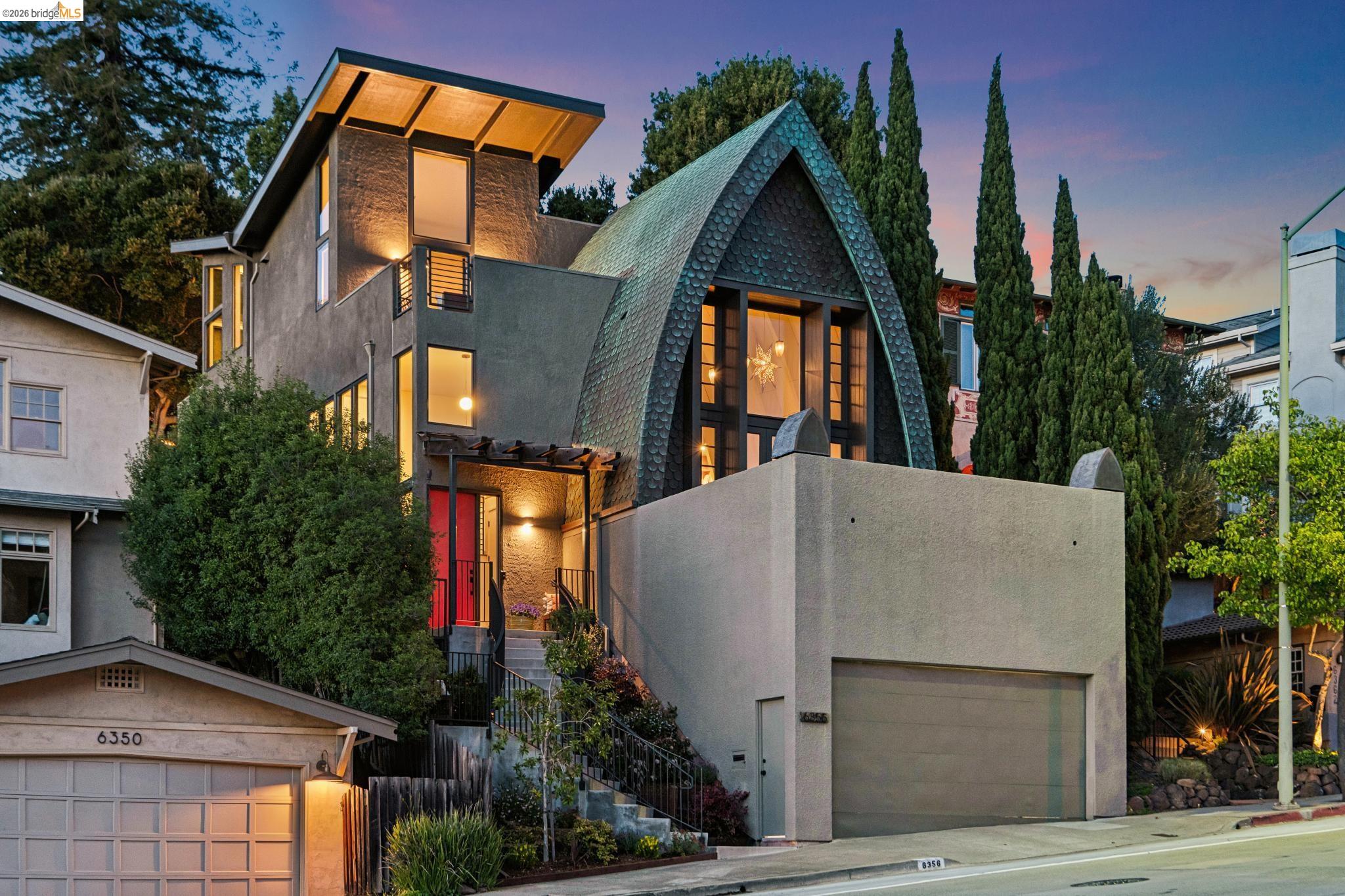 Detail Gallery Image 2 of 60 For 6356 Broadway Ter, Oakland,  CA 94618 - 4 Beds | 3 Baths