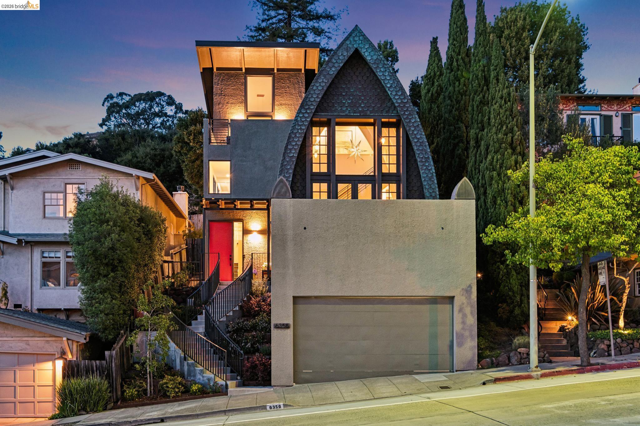 Detail Gallery Image 3 of 60 For 6356 Broadway Ter, Oakland,  CA 94618 - 4 Beds | 3 Baths