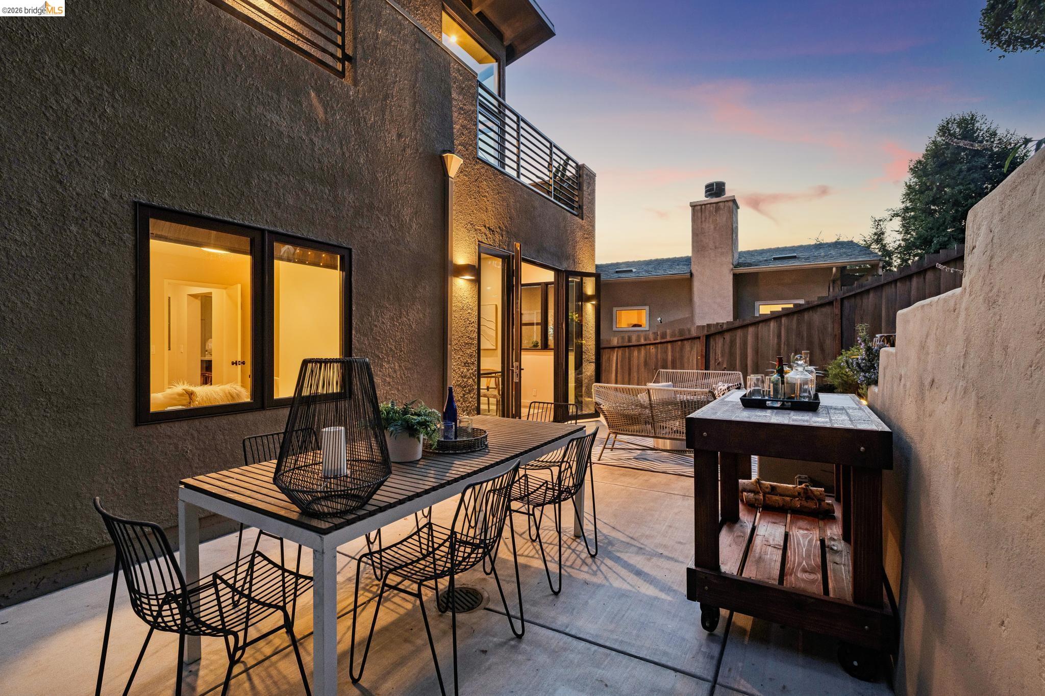 Detail Gallery Image 23 of 60 For 6356 Broadway Ter, Oakland,  CA 94618 - 4 Beds | 3 Baths