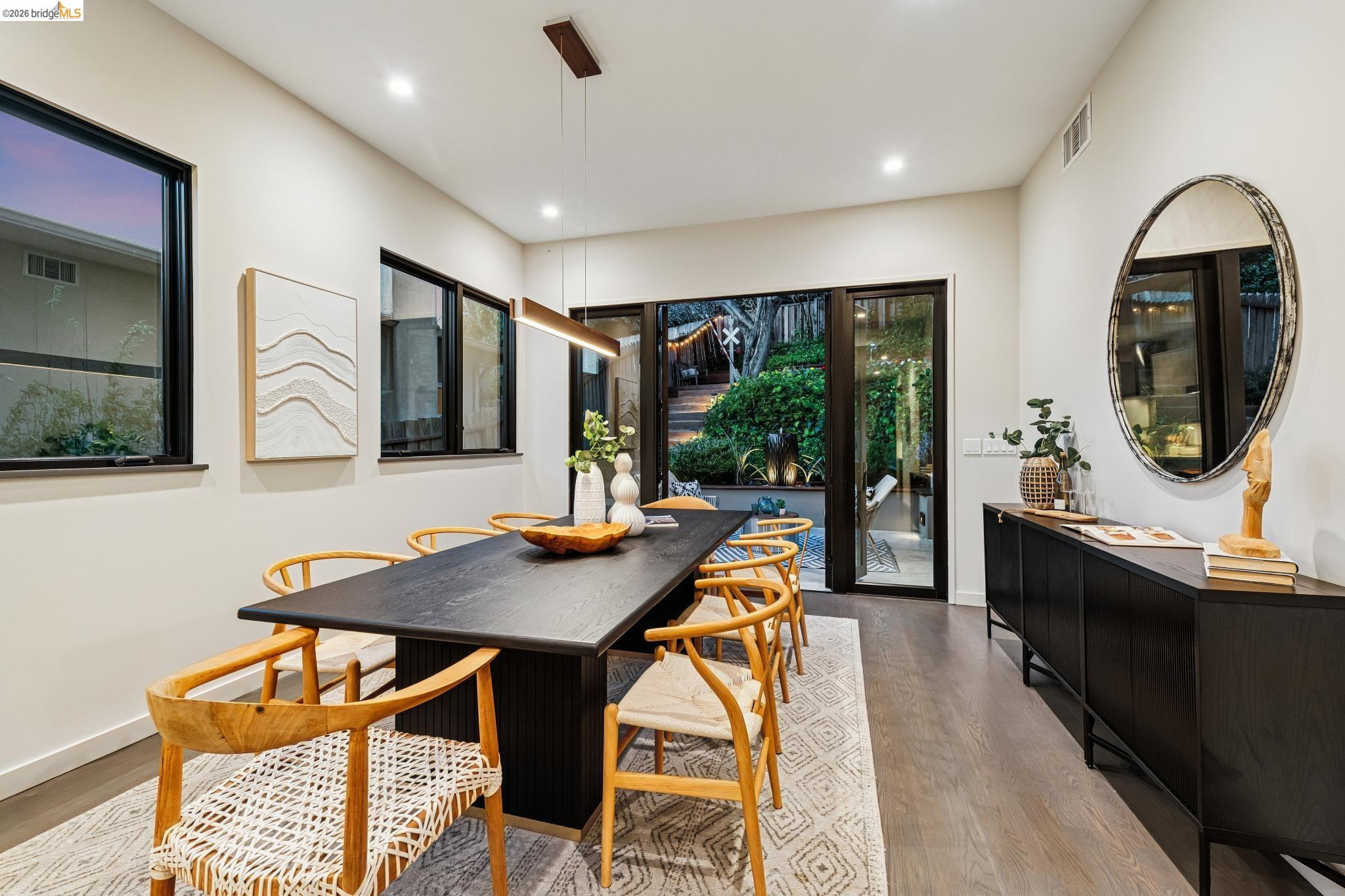 Detail Gallery Image 31 of 60 For 6356 Broadway Ter, Oakland,  CA 94618 - 4 Beds | 3 Baths