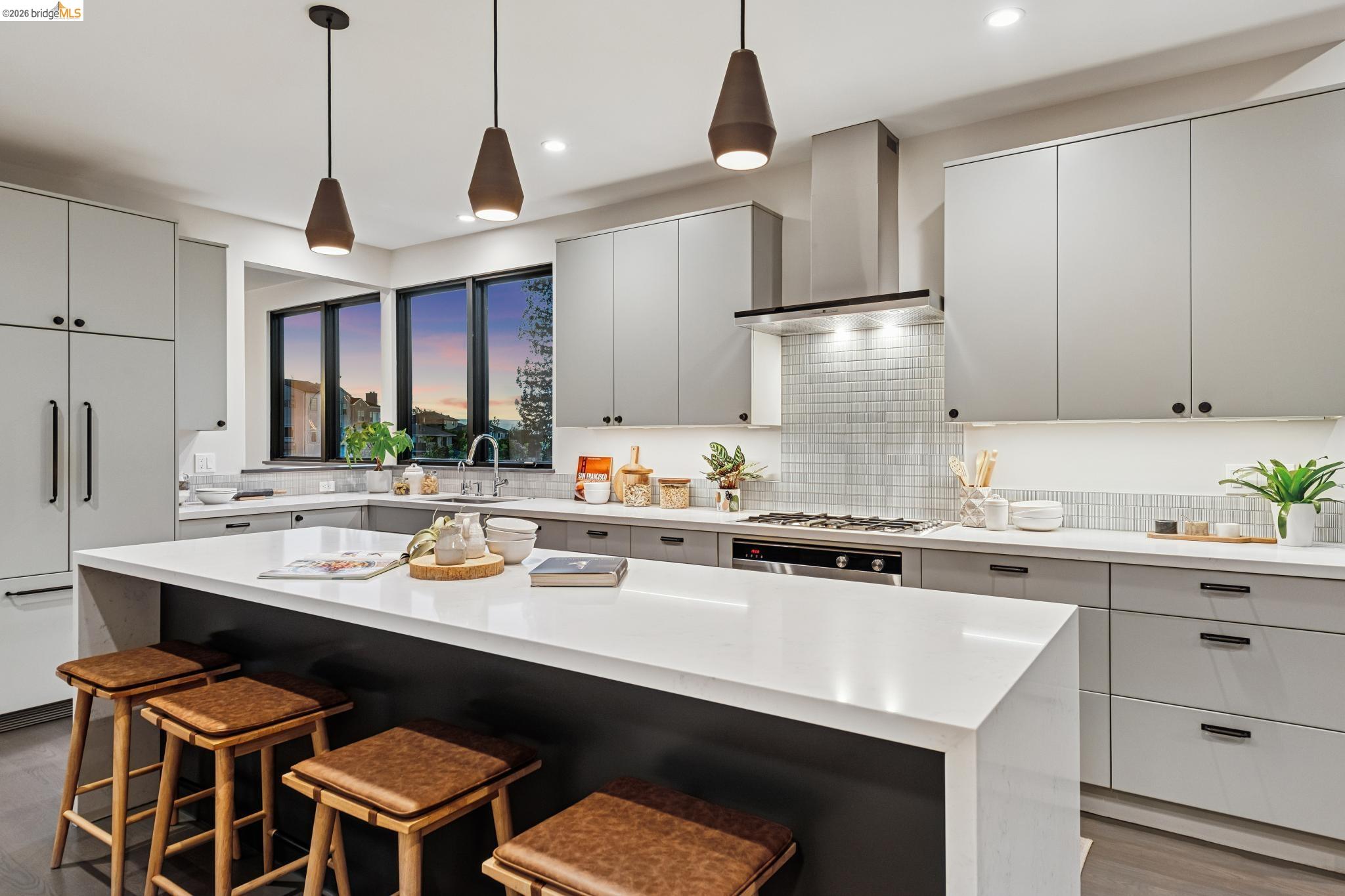 Detail Gallery Image 32 of 60 For 6356 Broadway Ter, Oakland,  CA 94618 - 4 Beds | 3 Baths