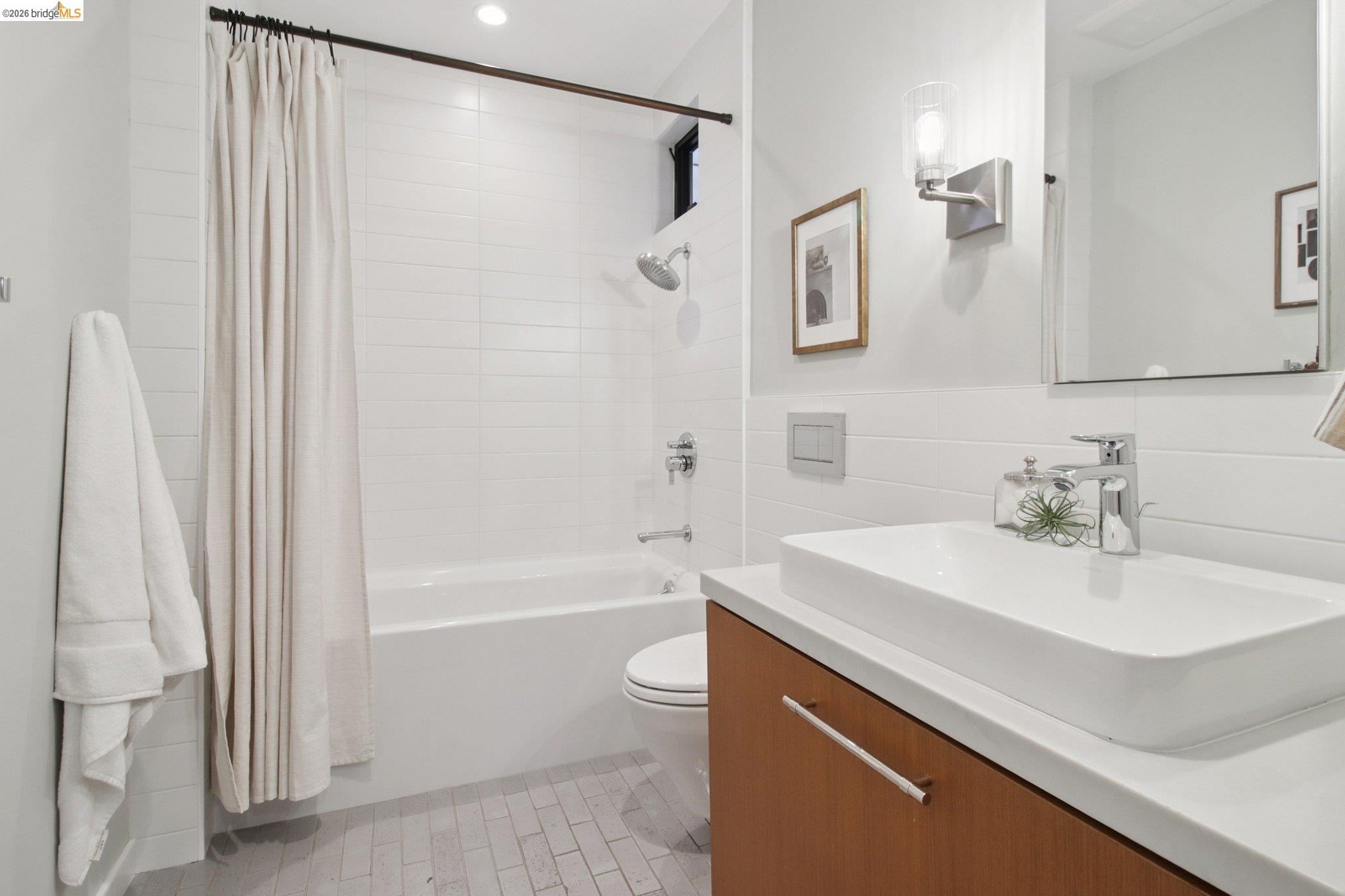 Detail Gallery Image 38 of 60 For 6356 Broadway Ter, Oakland,  CA 94618 - 4 Beds | 3 Baths