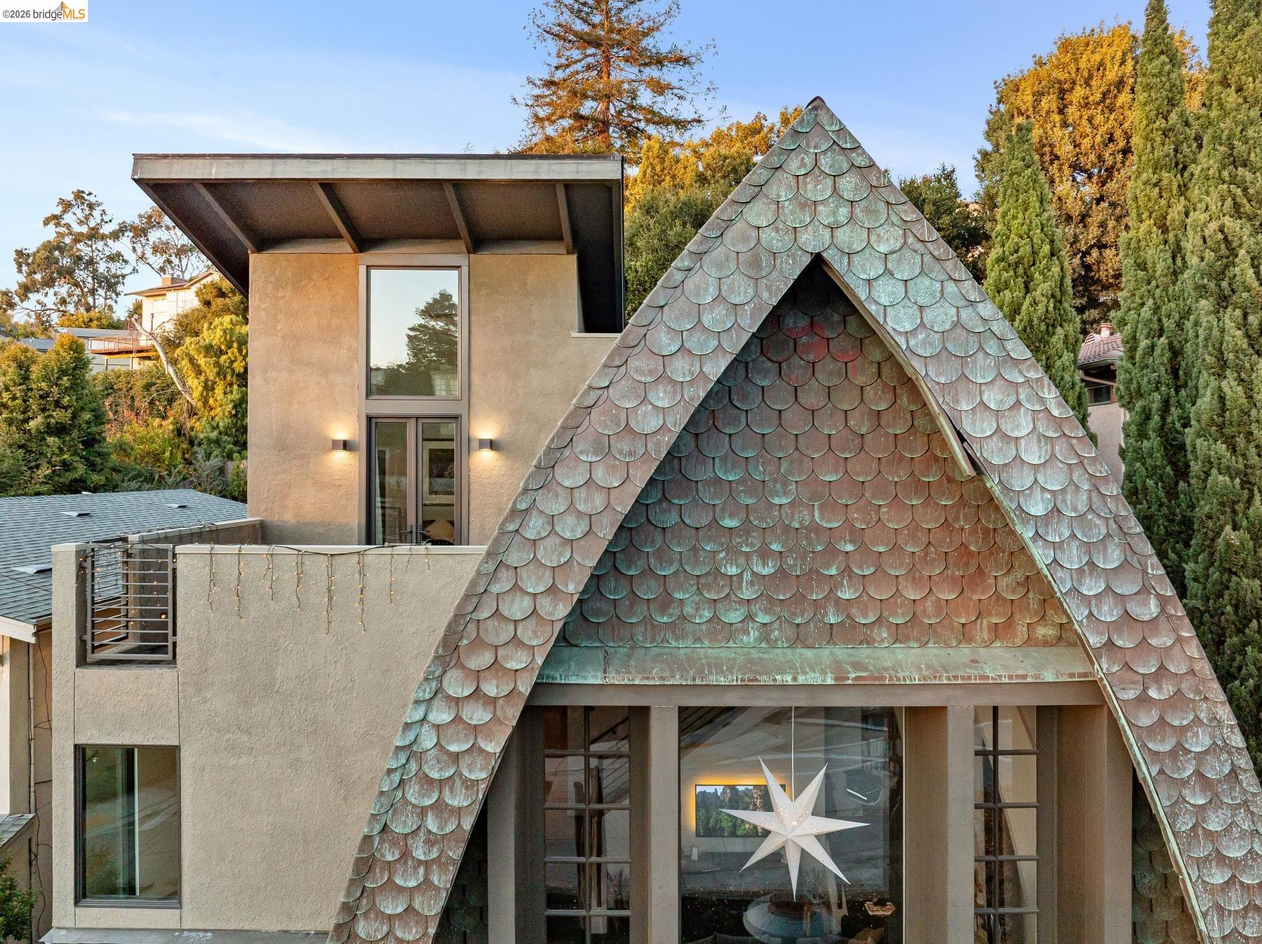 Detail Gallery Image 5 of 60 For 6356 Broadway Ter, Oakland,  CA 94618 - 4 Beds | 3 Baths