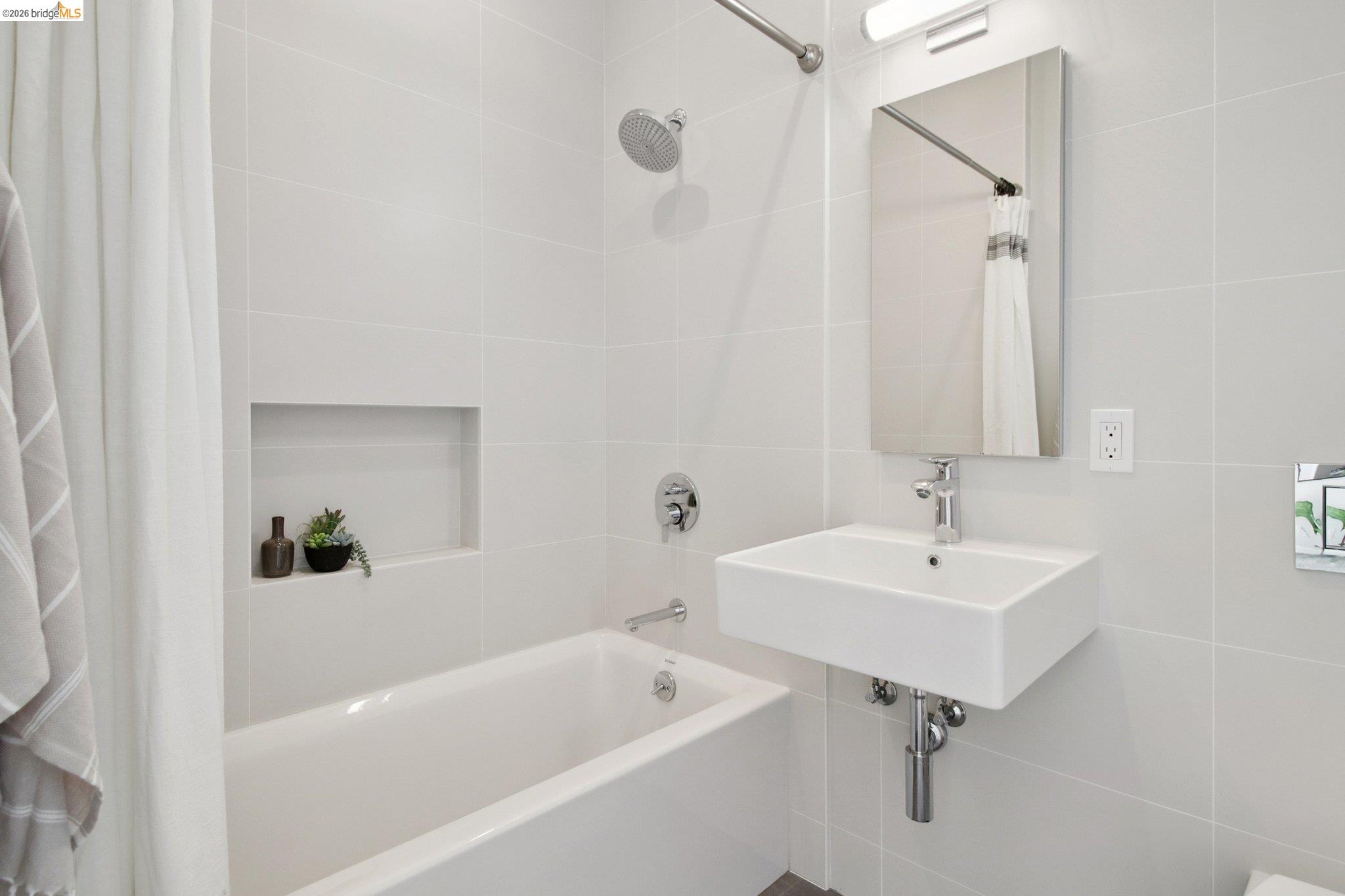 Detail Gallery Image 43 of 60 For 6356 Broadway Ter, Oakland,  CA 94618 - 4 Beds | 3 Baths