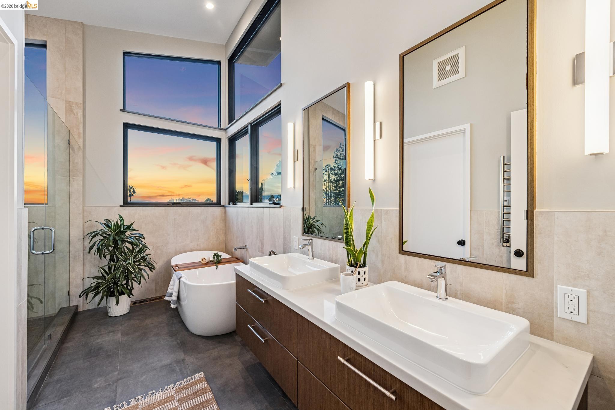 Detail Gallery Image 48 of 60 For 6356 Broadway Ter, Oakland,  CA 94618 - 4 Beds | 3 Baths