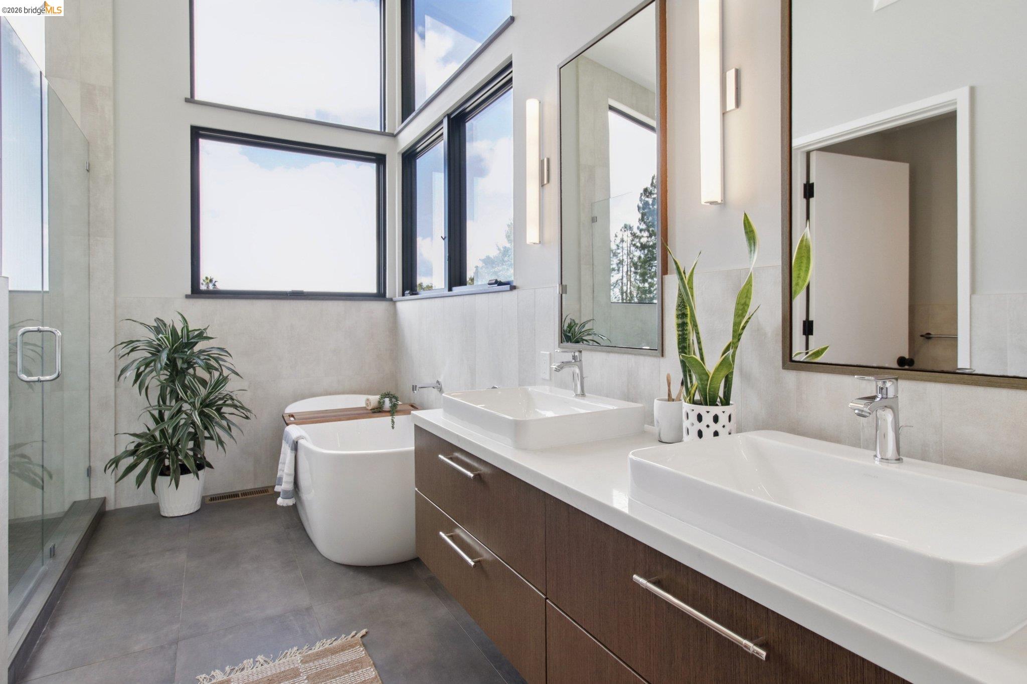 Detail Gallery Image 51 of 60 For 6356 Broadway Ter, Oakland,  CA 94618 - 4 Beds | 3 Baths