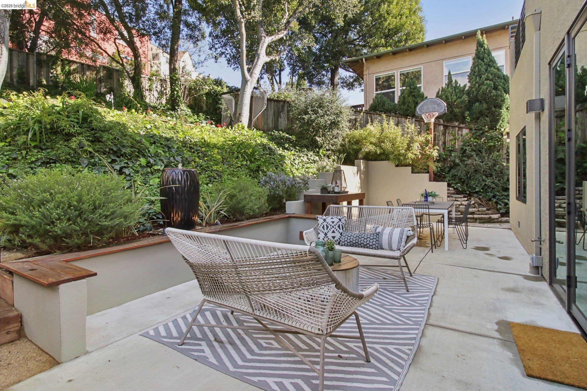 Detail Gallery Image 54 of 60 For 6356 Broadway Ter, Oakland,  CA 94618 - 4 Beds | 3 Baths