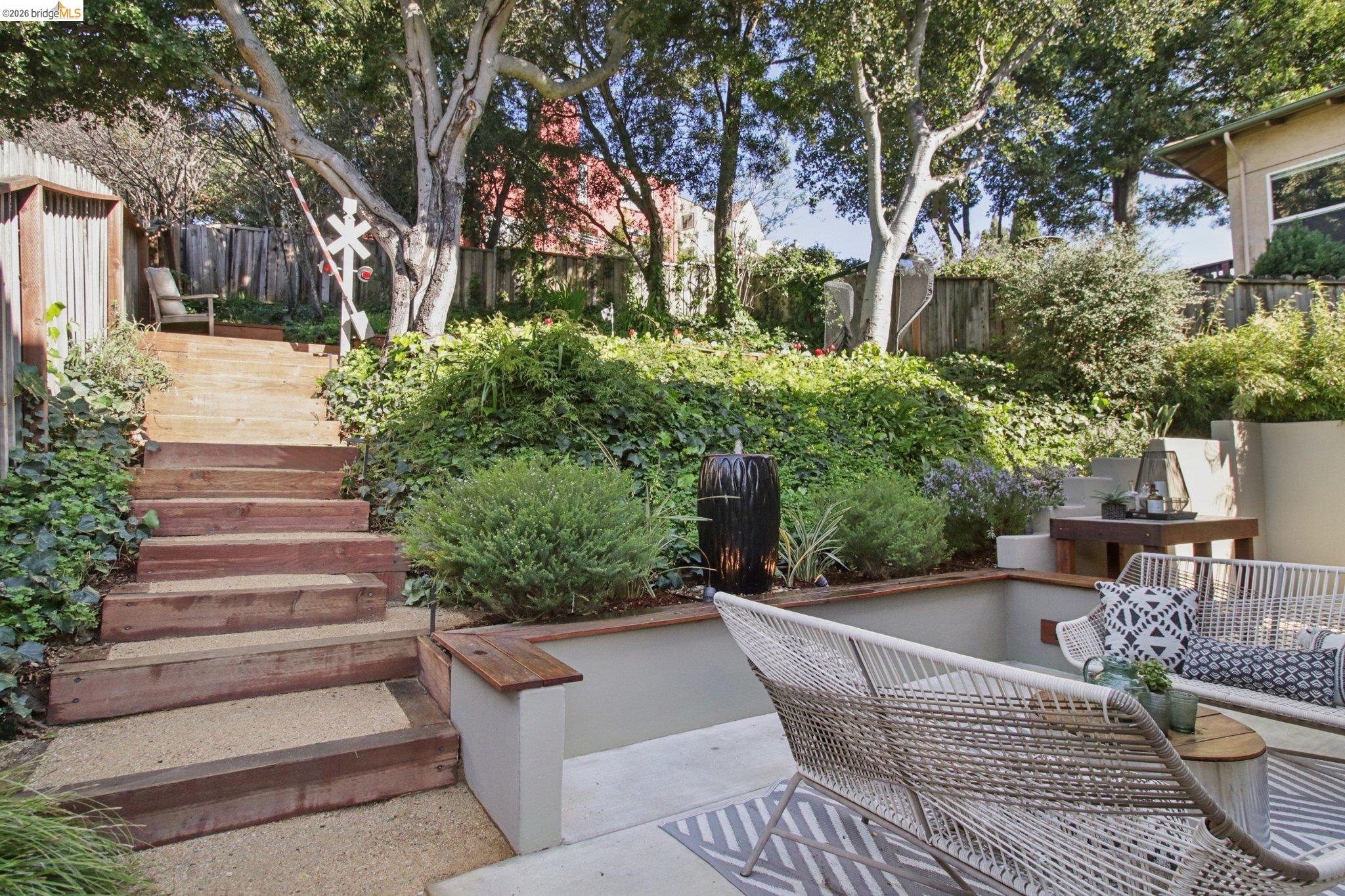 Detail Gallery Image 56 of 60 For 6356 Broadway Ter, Oakland,  CA 94618 - 4 Beds | 3 Baths