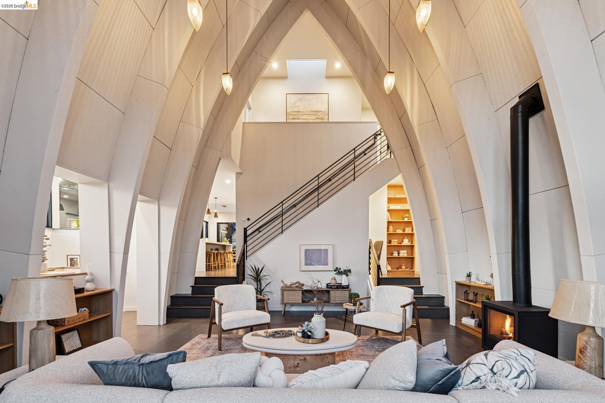 Detail Gallery Image 8 of 60 For 6356 Broadway Ter, Oakland,  CA 94618 - 4 Beds | 3 Baths