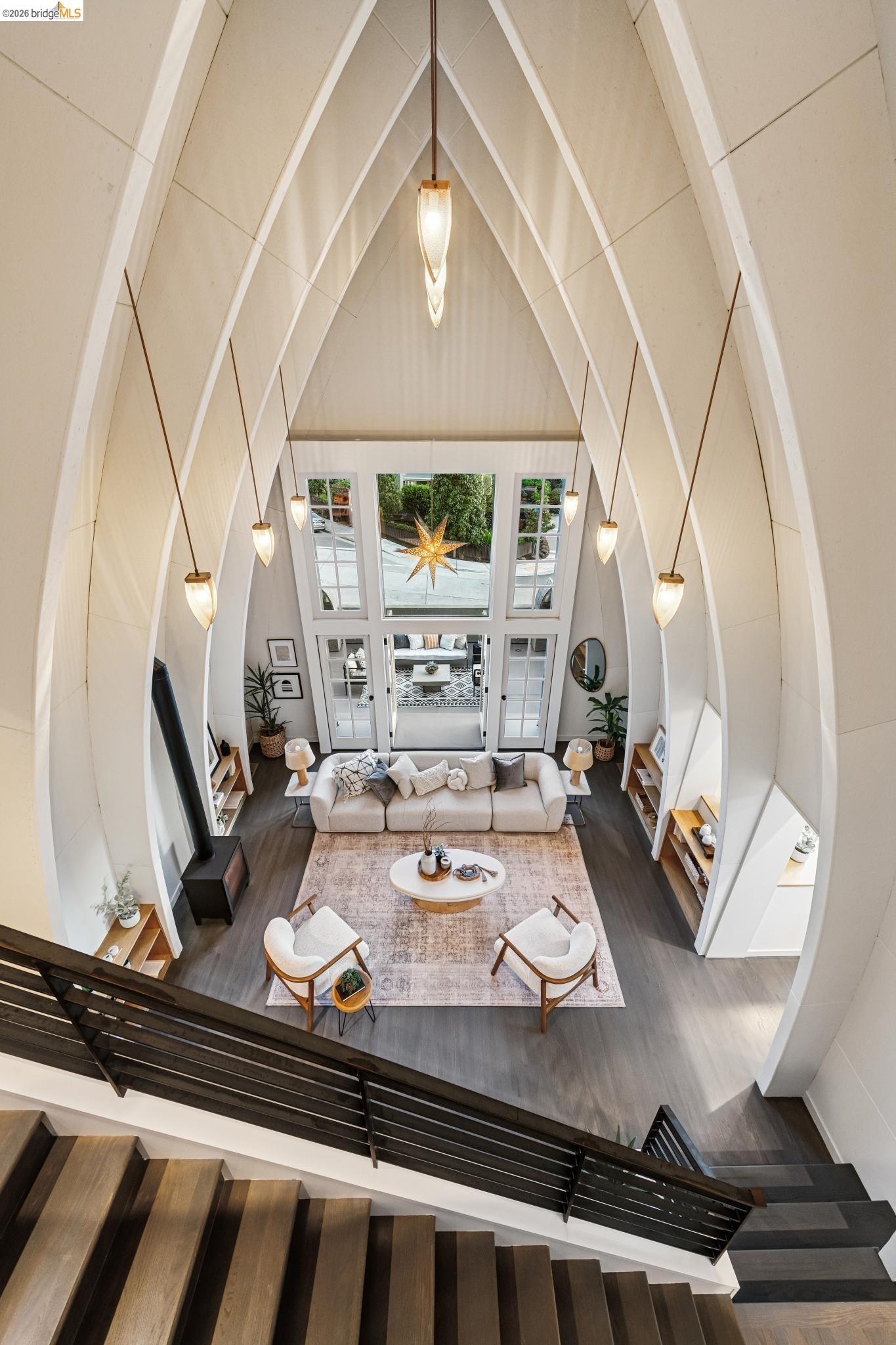 Detail Gallery Image 9 of 60 For 6356 Broadway Ter, Oakland,  CA 94618 - 4 Beds | 3 Baths