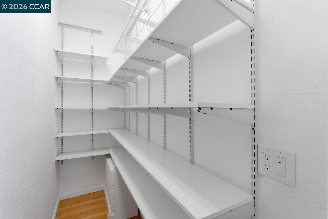 Detail Gallery Image 22 of 60 For 7075 Elverton Dr, Oakland,  CA 94611 - 4 Beds | 3 Baths