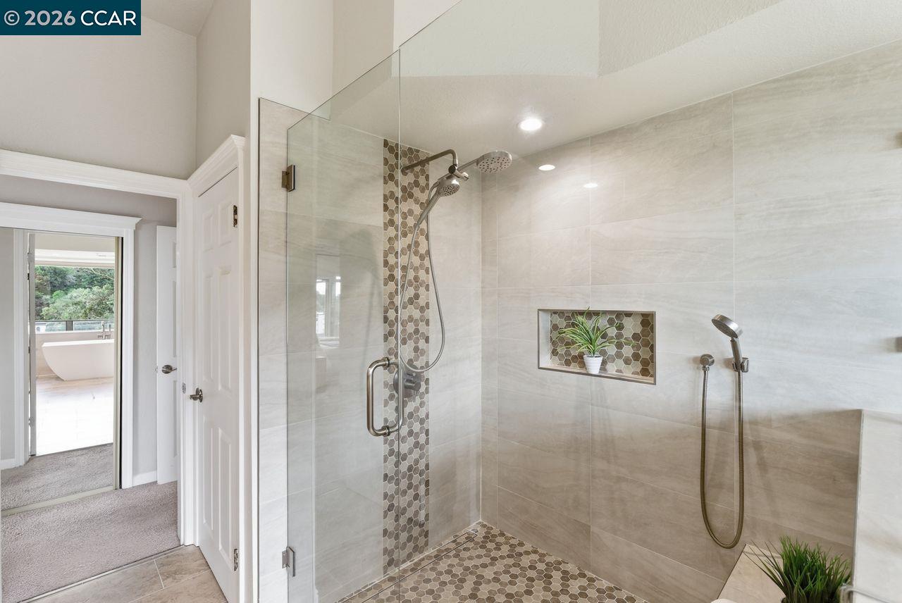 Detail Gallery Image 37 of 60 For 7075 Elverton Dr, Oakland,  CA 94611 - 4 Beds | 3 Baths