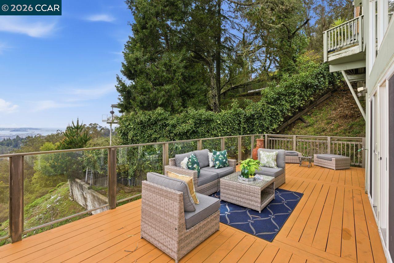 Detail Gallery Image 45 of 60 For 7075 Elverton Dr, Oakland,  CA 94611 - 4 Beds | 3 Baths