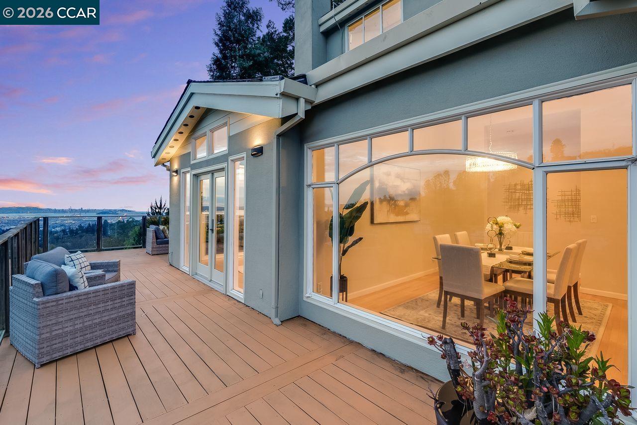 Detail Gallery Image 48 of 60 For 7075 Elverton Dr, Oakland,  CA 94611 - 4 Beds | 3 Baths