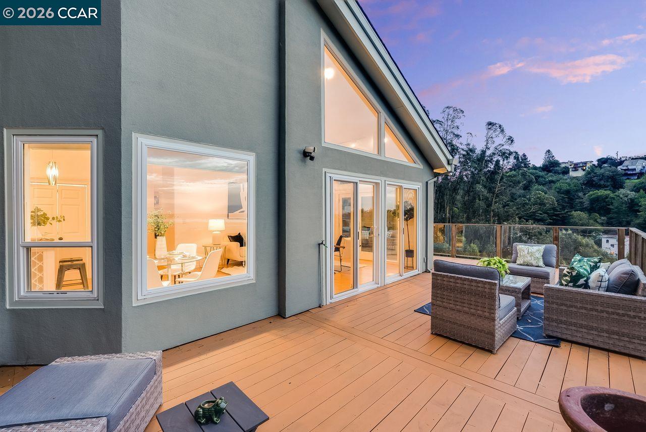 Detail Gallery Image 50 of 60 For 7075 Elverton Dr, Oakland,  CA 94611 - 4 Beds | 3 Baths