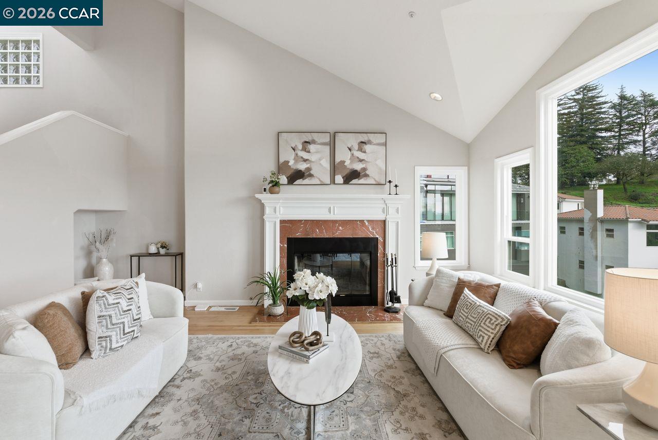 Detail Gallery Image 6 of 60 For 7075 Elverton Dr, Oakland,  CA 94611 - 4 Beds | 3 Baths