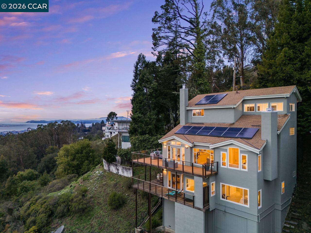 Detail Gallery Image 52 of 60 For 7075 Elverton Dr, Oakland,  CA 94611 - 4 Beds | 3 Baths