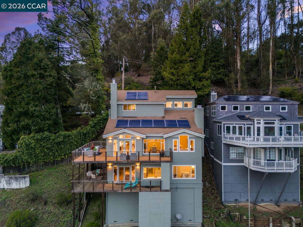 Detail Gallery Image 53 of 60 For 7075 Elverton Dr, Oakland,  CA 94611 - 4 Beds | 3 Baths