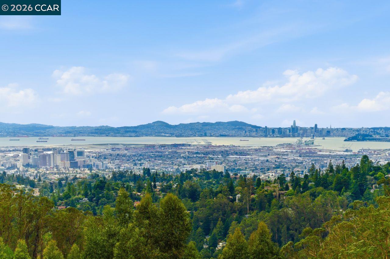 Detail Gallery Image 54 of 60 For 7075 Elverton Dr, Oakland,  CA 94611 - 4 Beds | 3 Baths